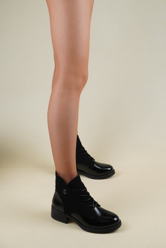 Women's Winter Flat Ankle Boots - Snake