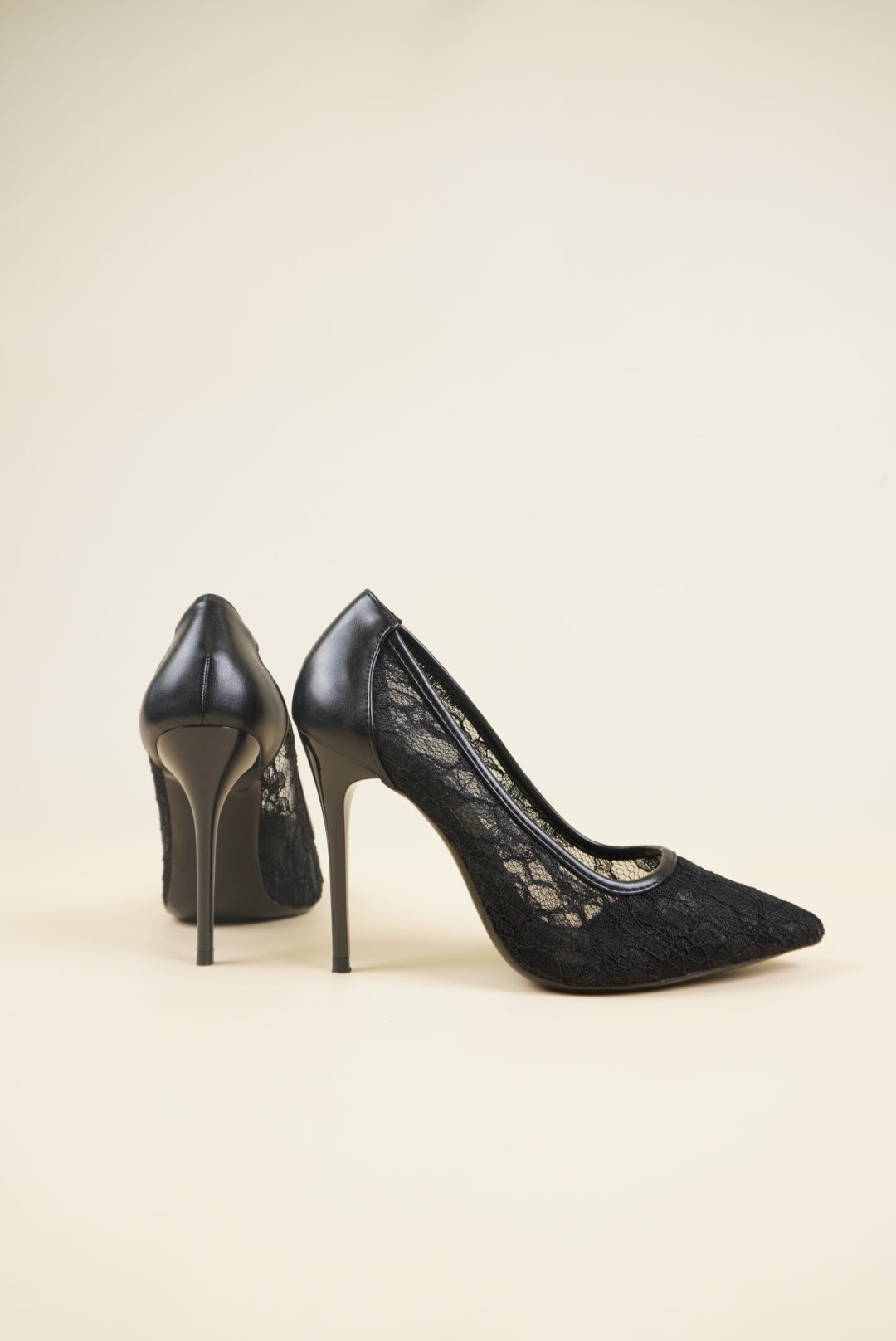Lace Pumps - Black