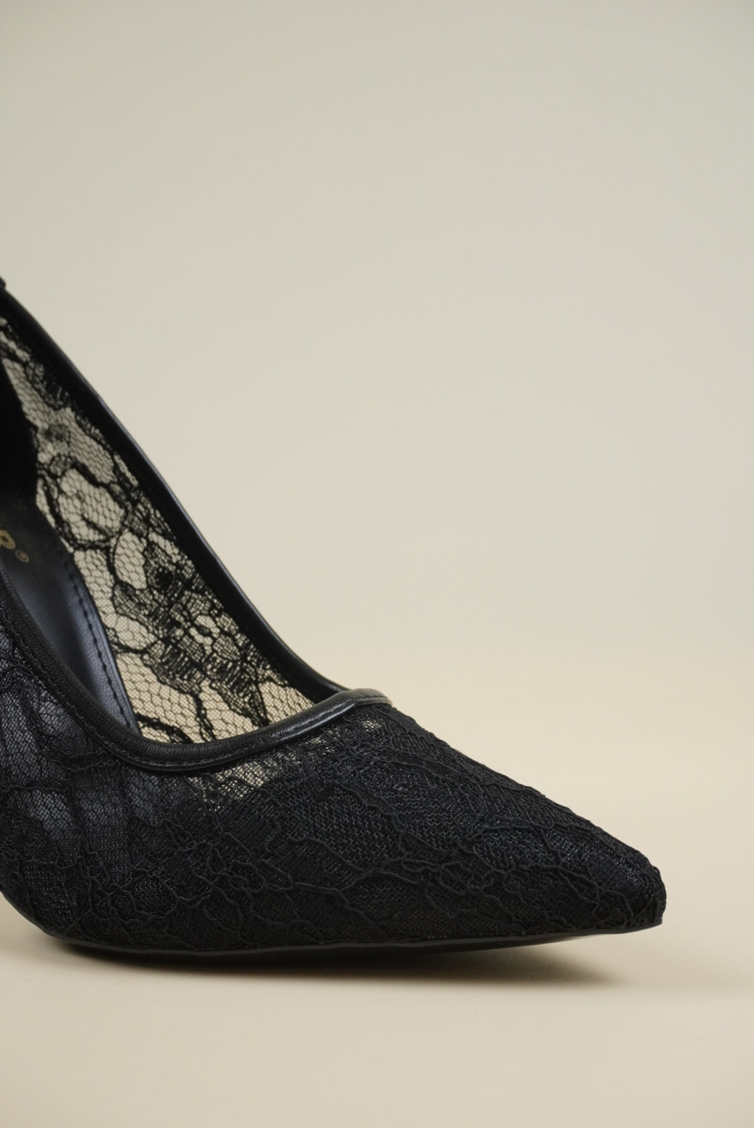 Lace Pumps - Black