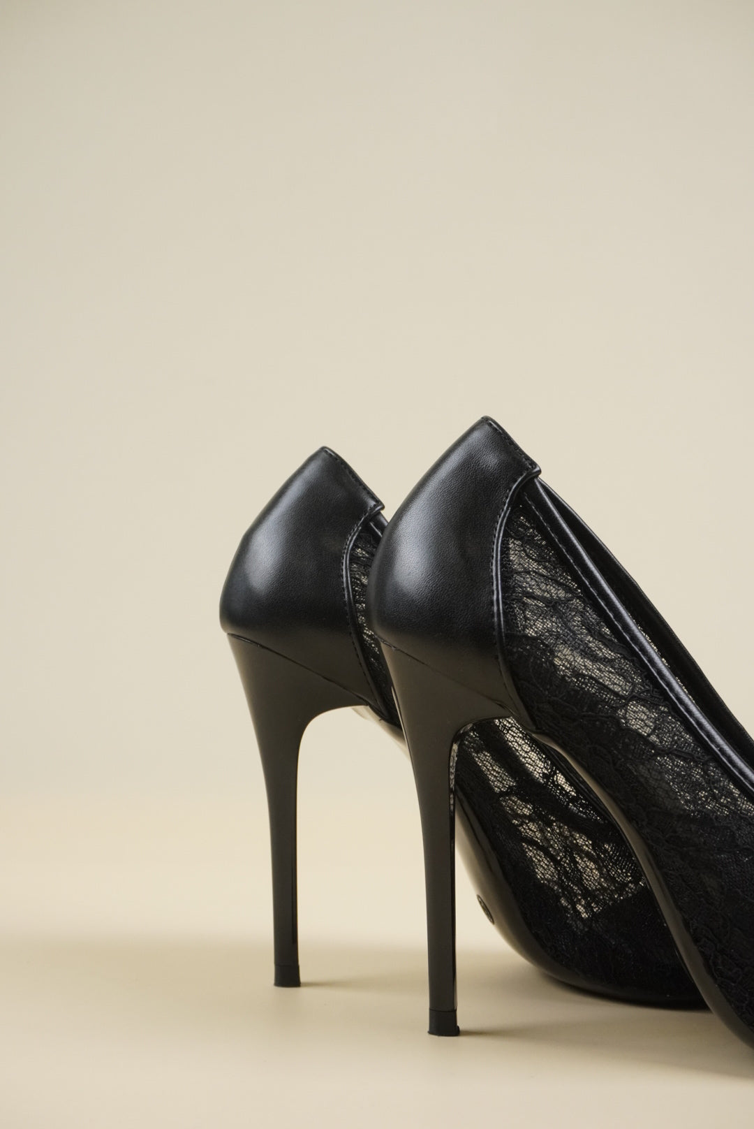 Lace Pumps - Black