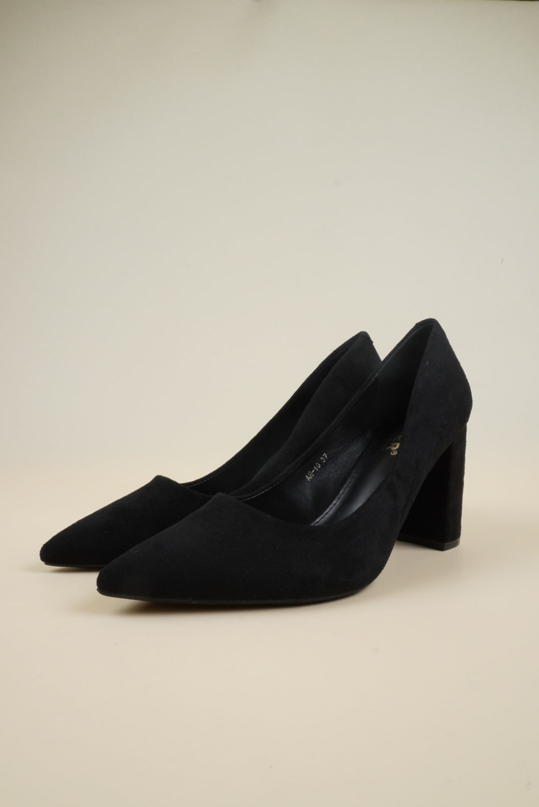 Suede Pumps - Black