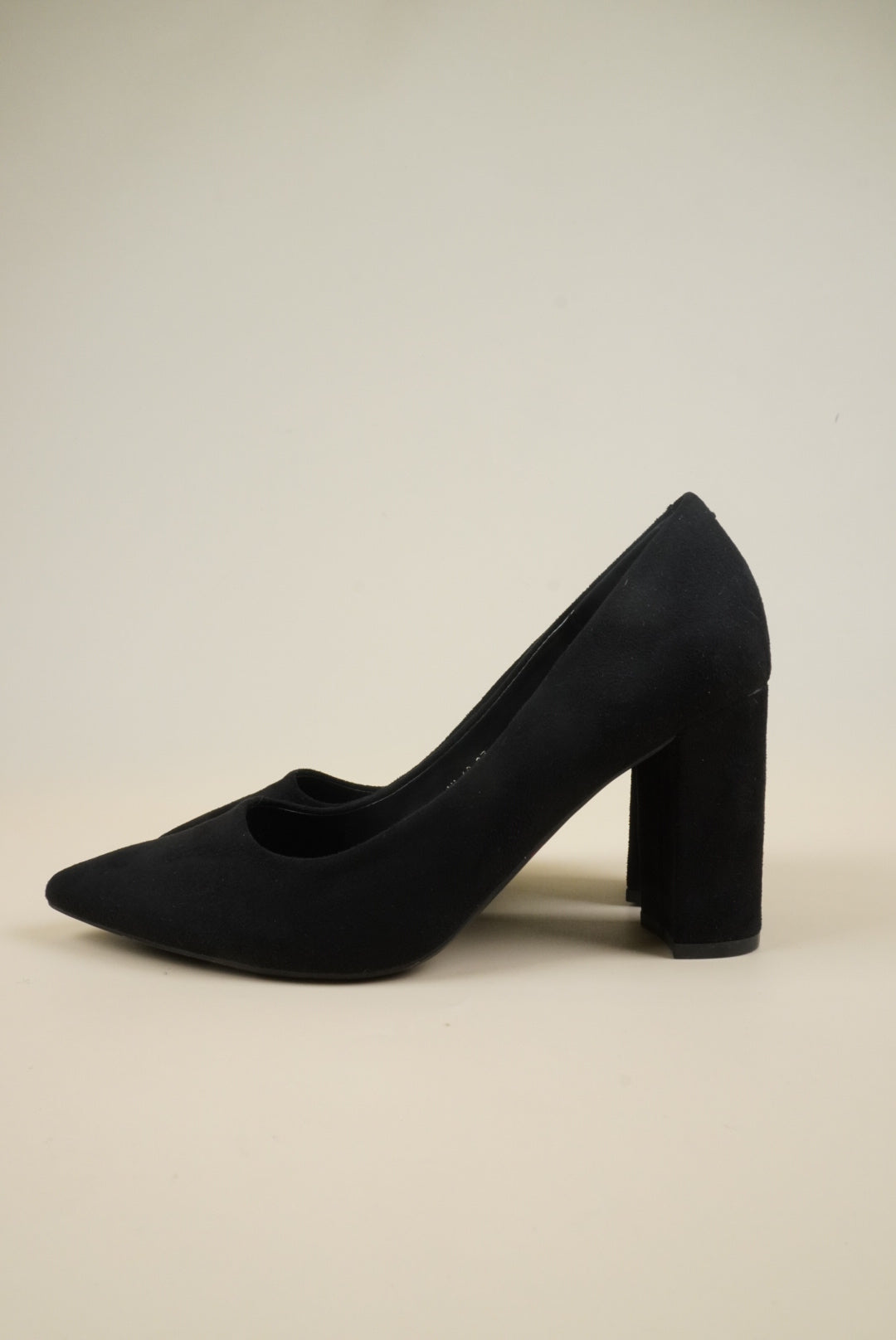 Suede Pumps - Black