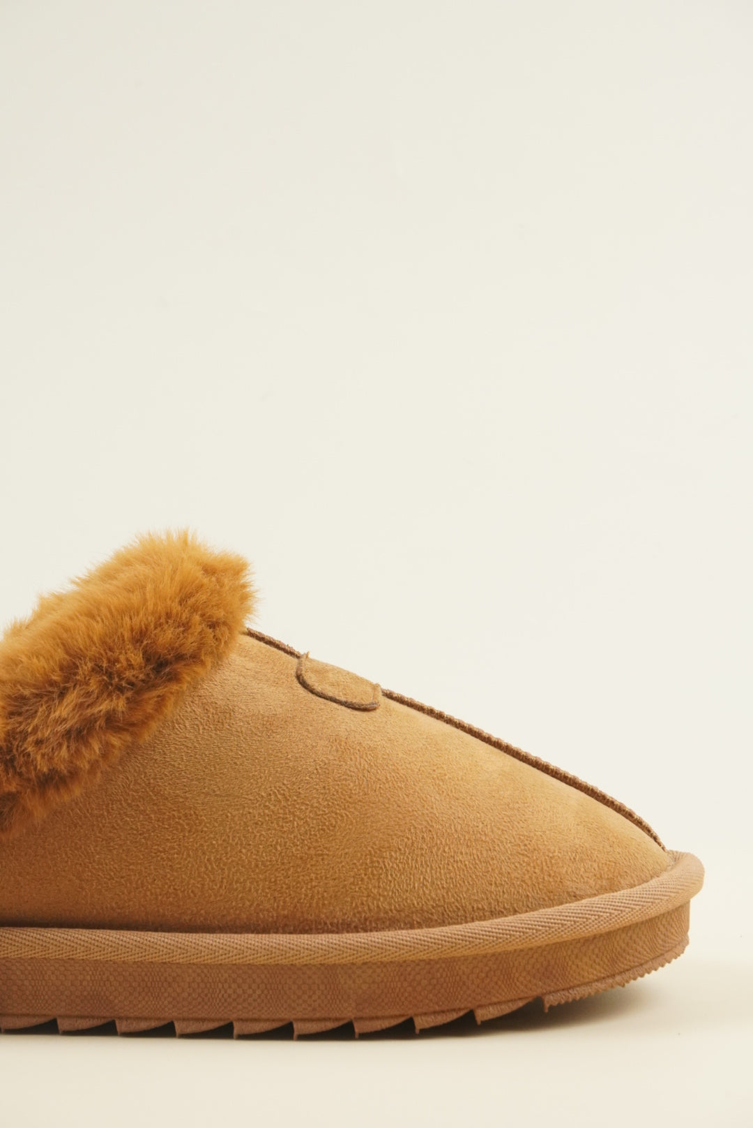 Fluffy Slippers - Camel