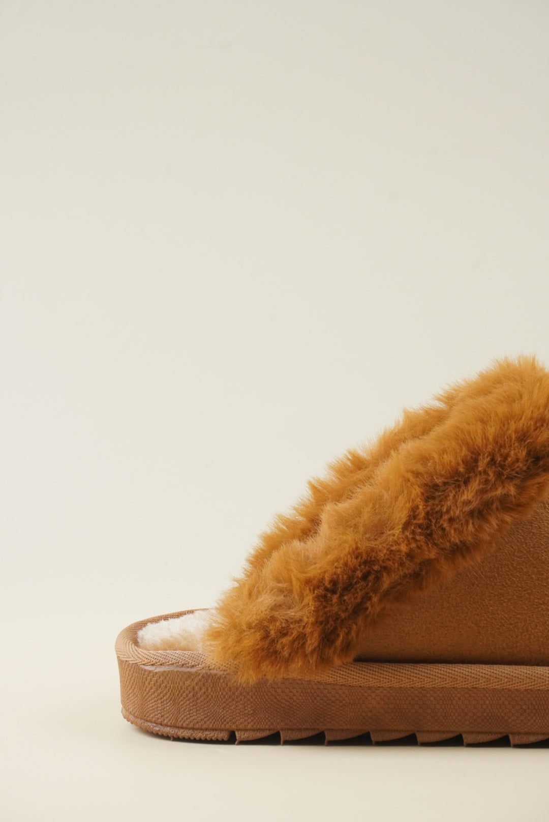 Fluffy Slippers - Camel