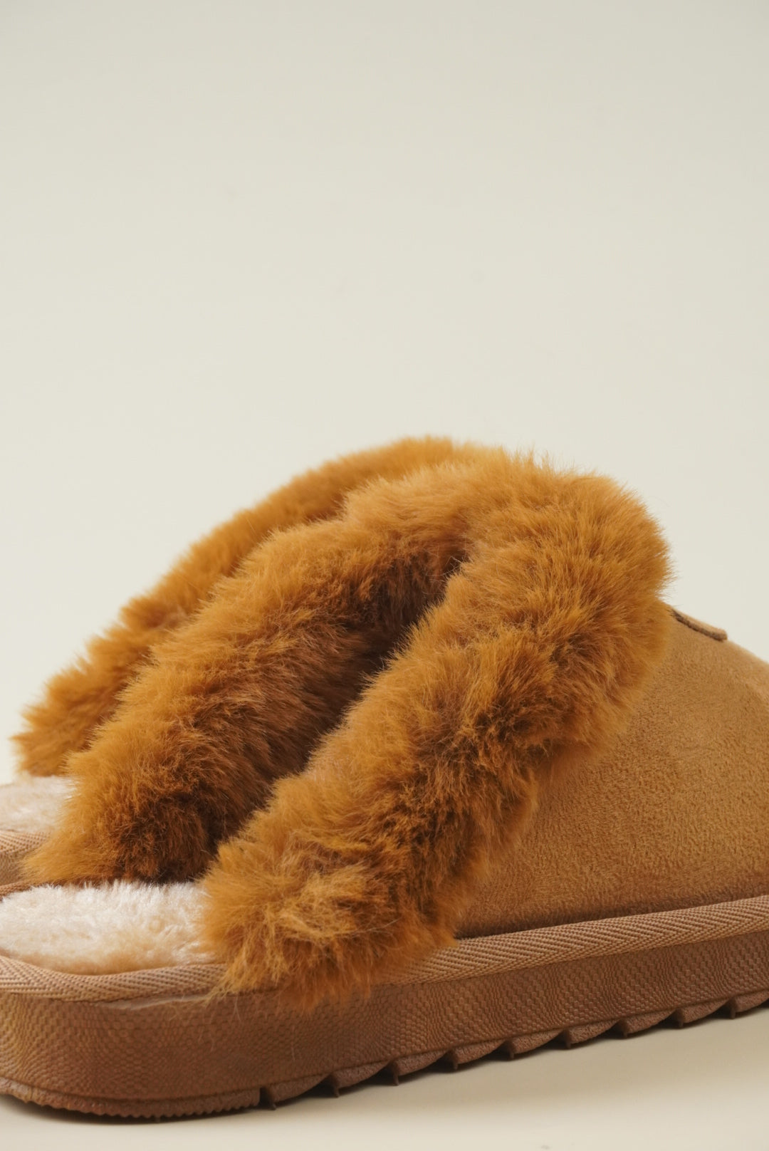 Fluffy Slippers - Camel