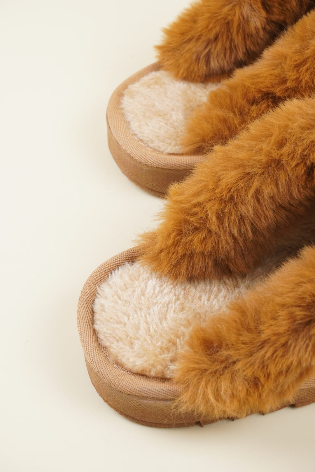 Fluffy Slippers - Camel