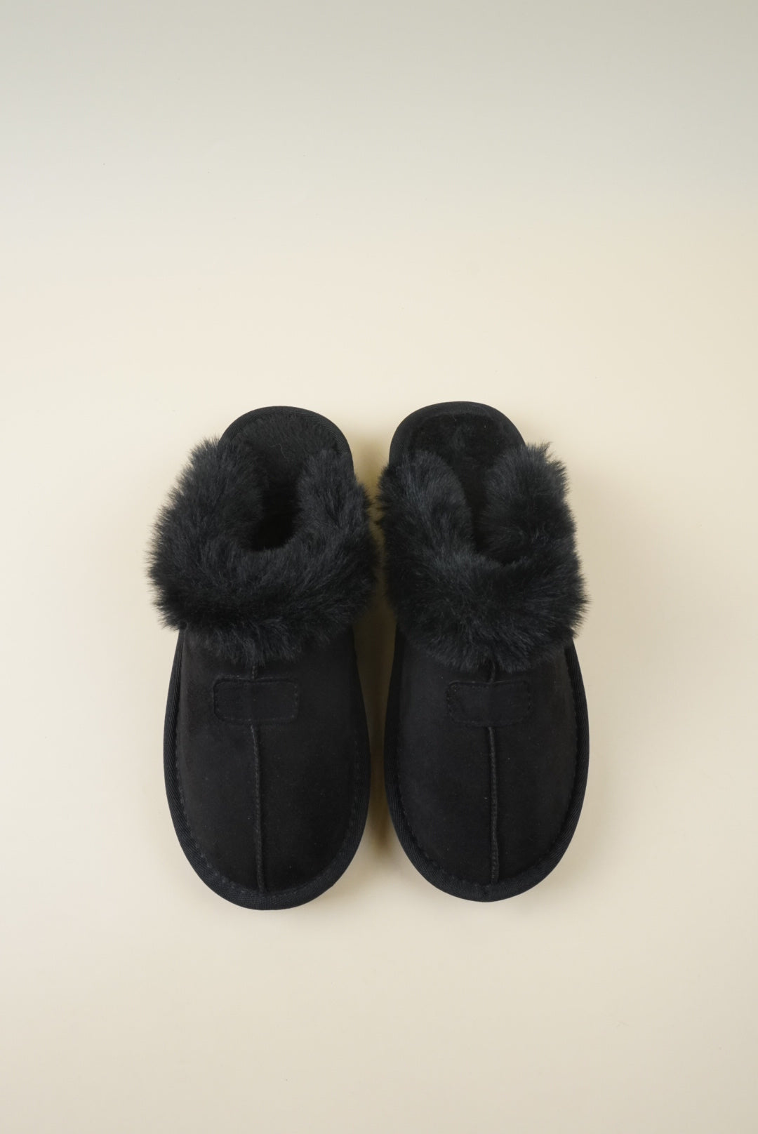 Fluffy Slippers - Black