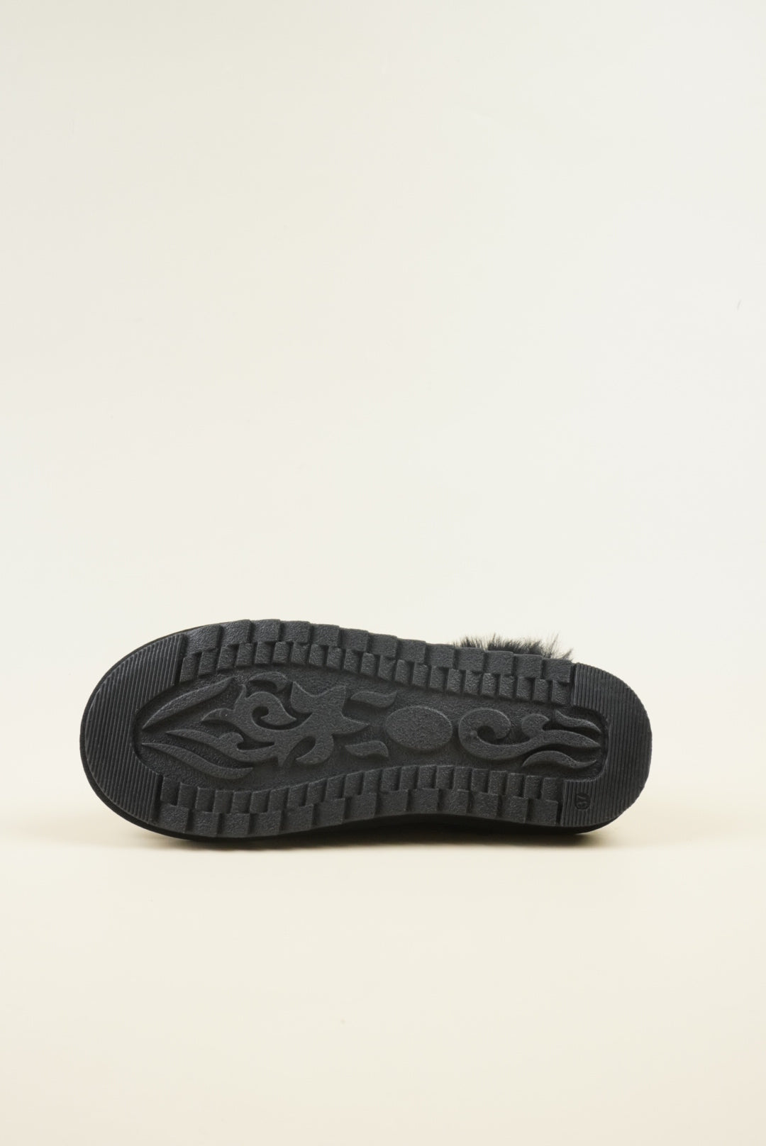 Fluffy Slippers - Black