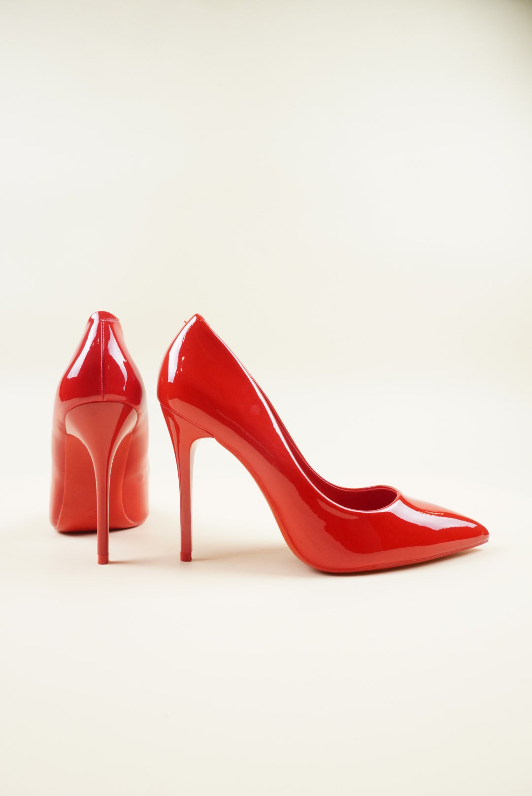 Classic High Heels - Red