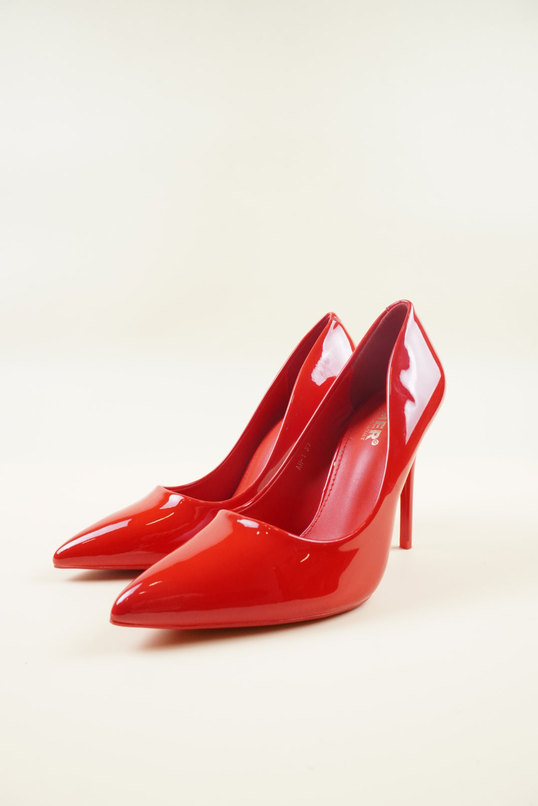 Classic High Heels - Red