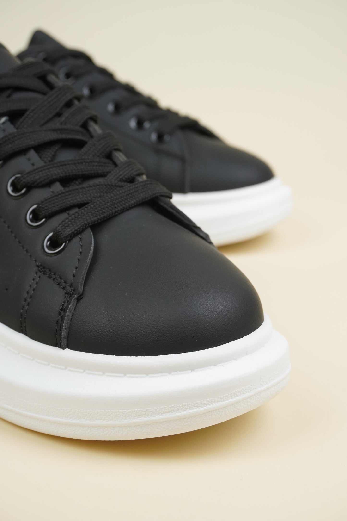 Classic Platform Sneakers - Black