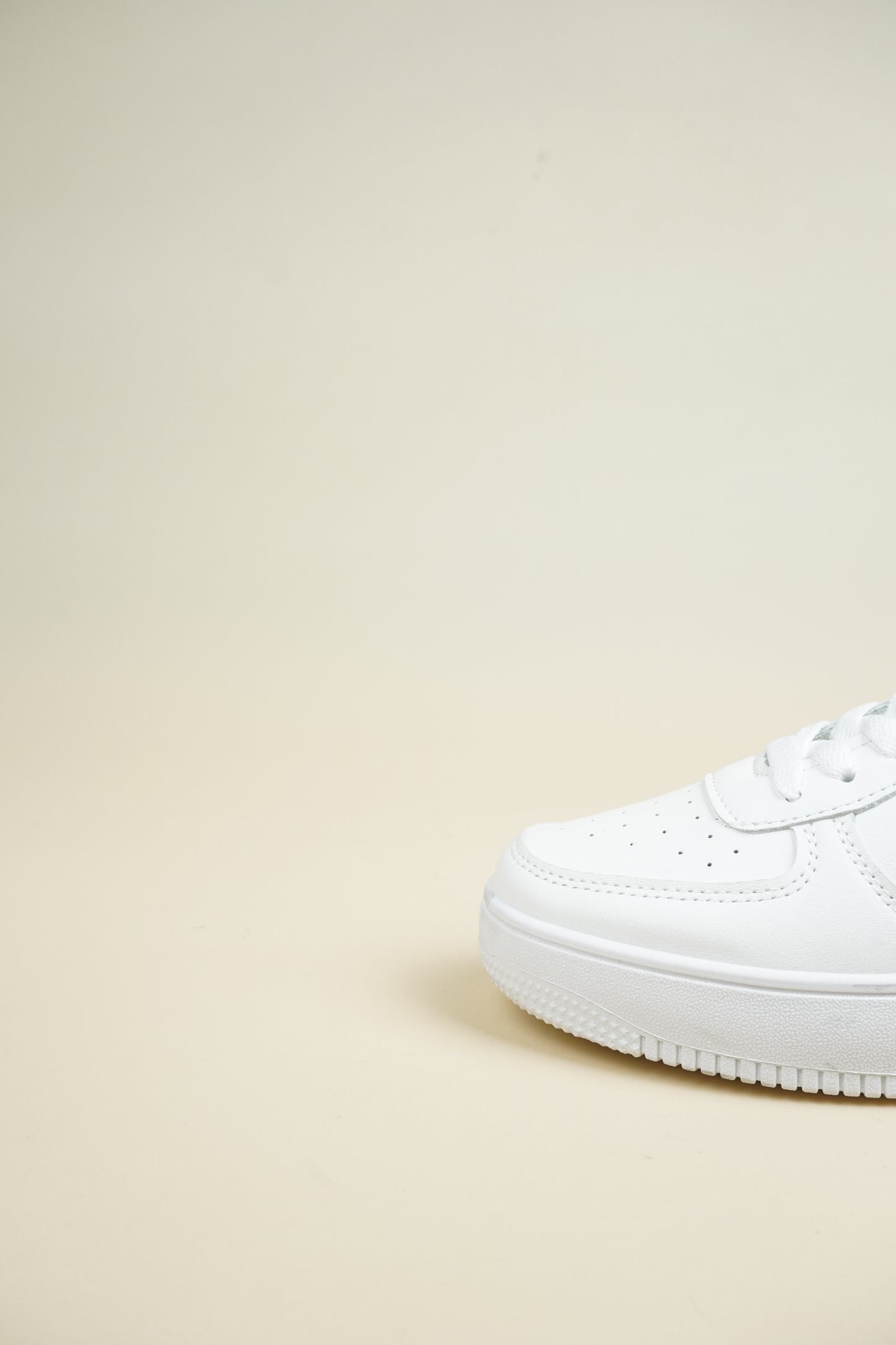 Classic Sneakers - White
