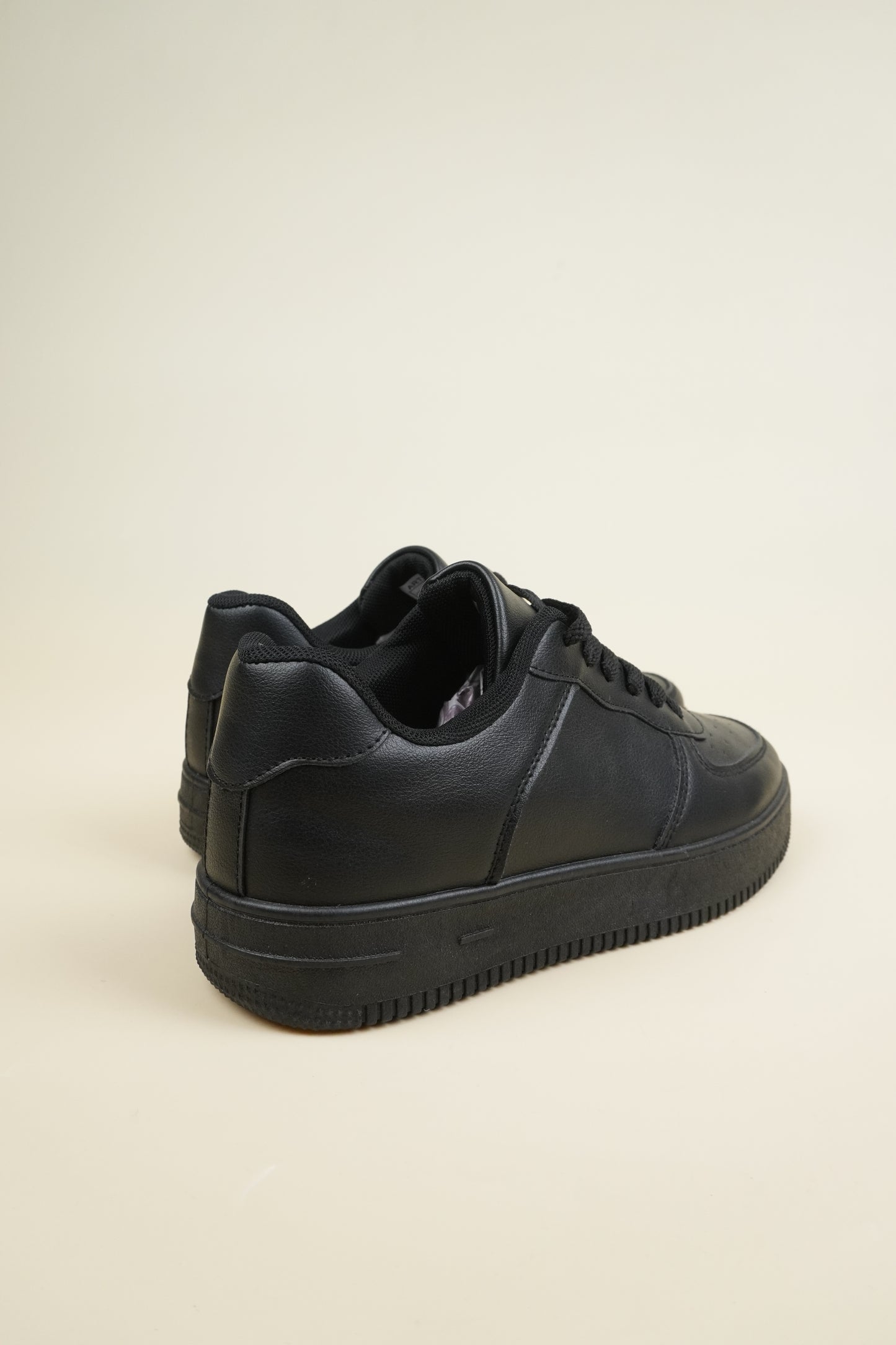 Classic Sneakers - Black