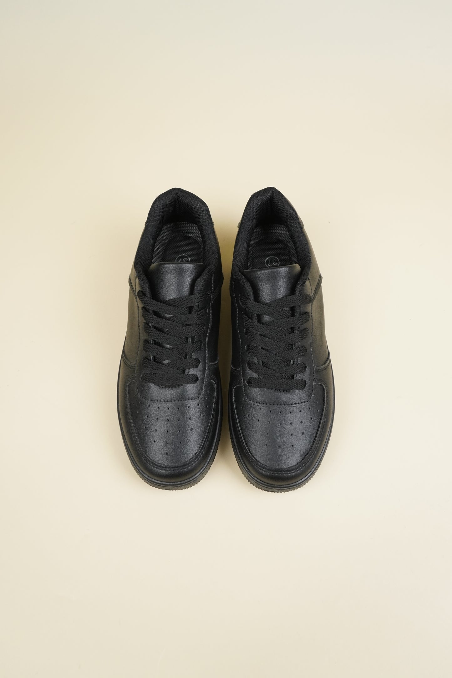 Classic Sneakers - Black