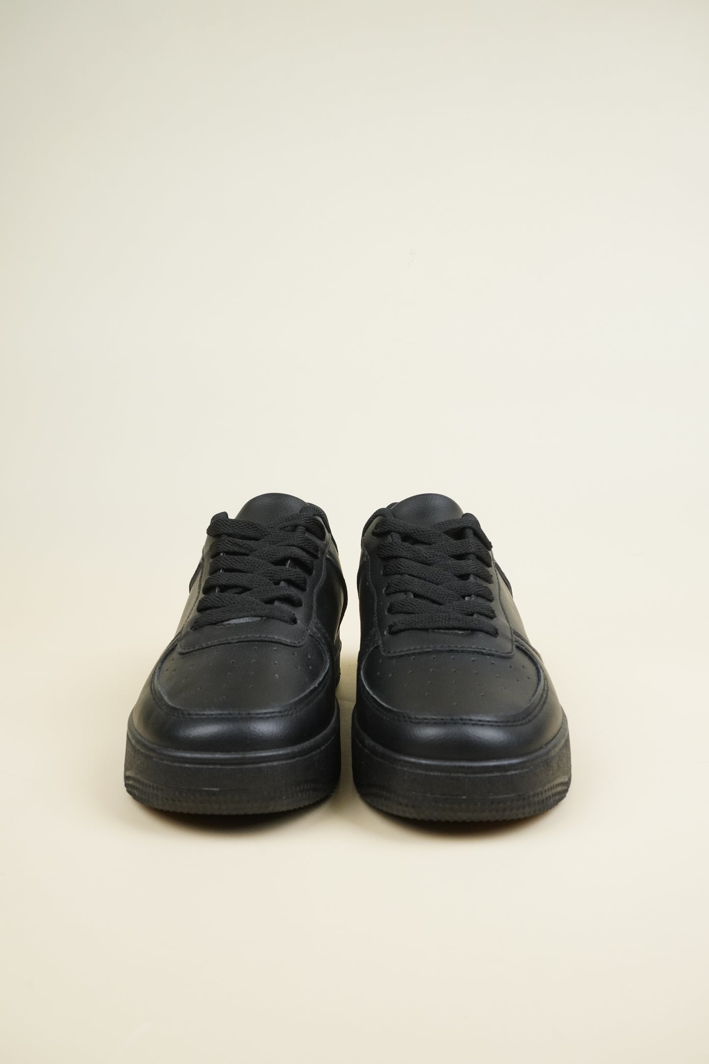 Classic Sneakers - Black