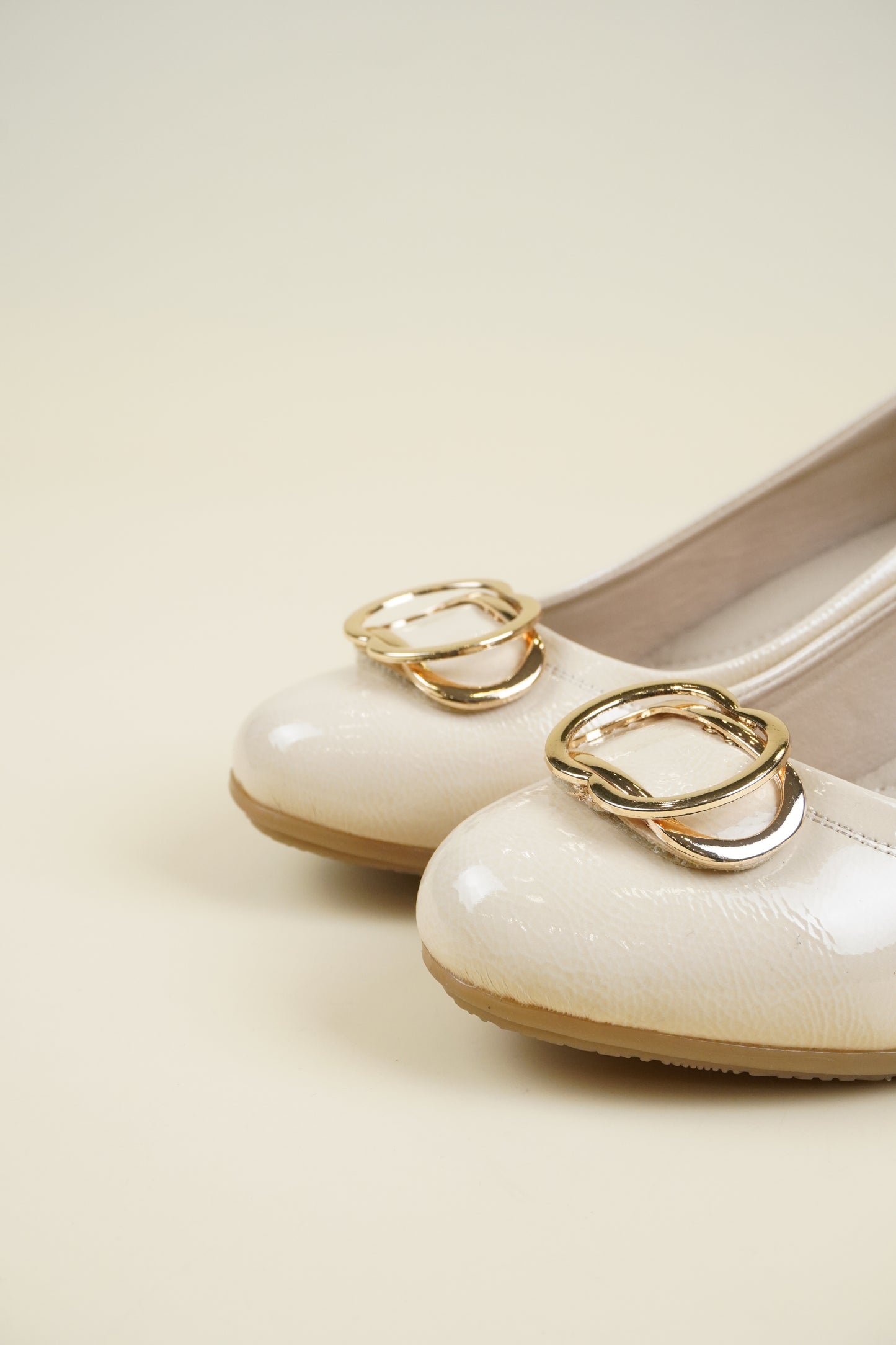 Patent Leather Pumps Low Heel - Beige