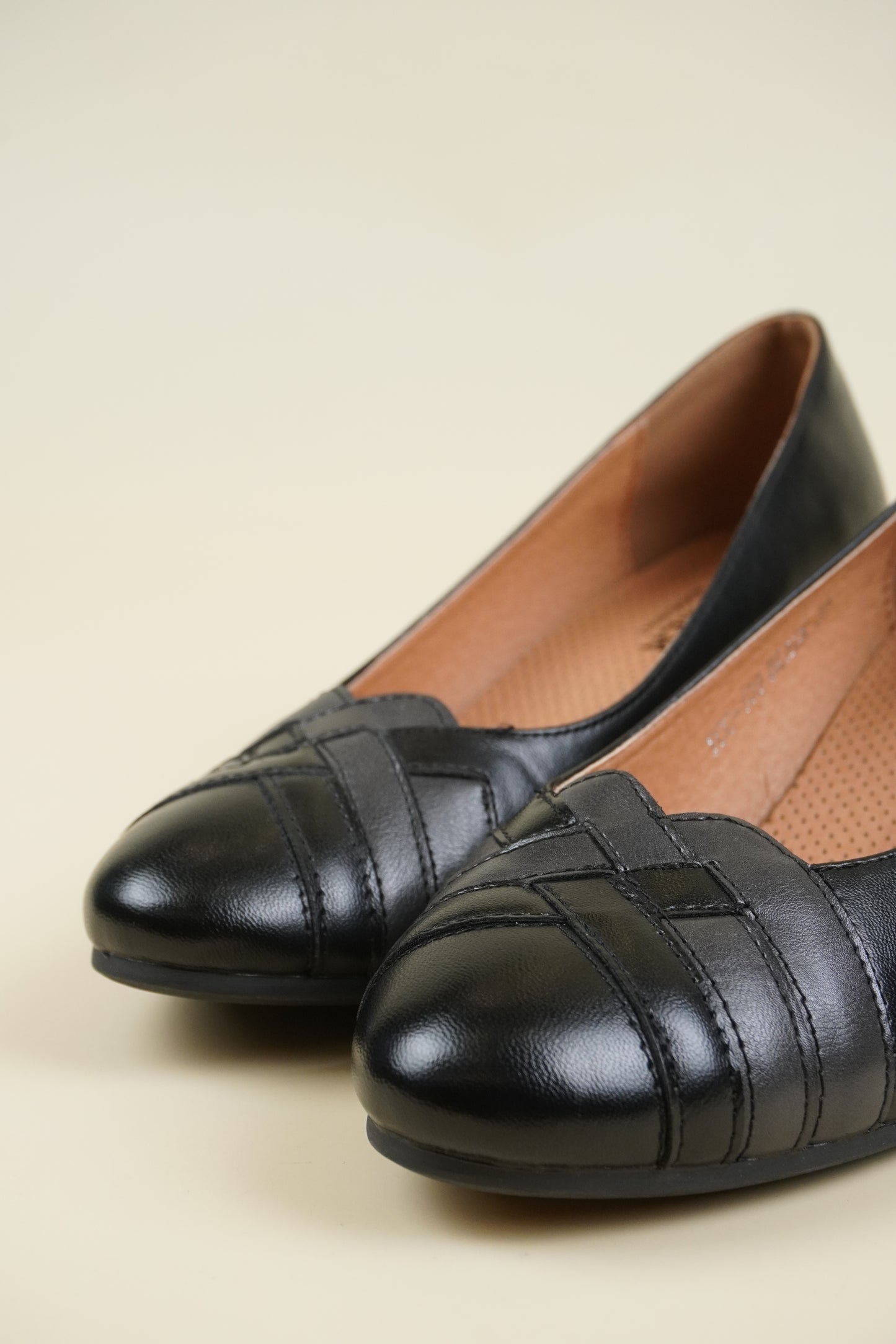 Block Heeled Court Shoes - Black