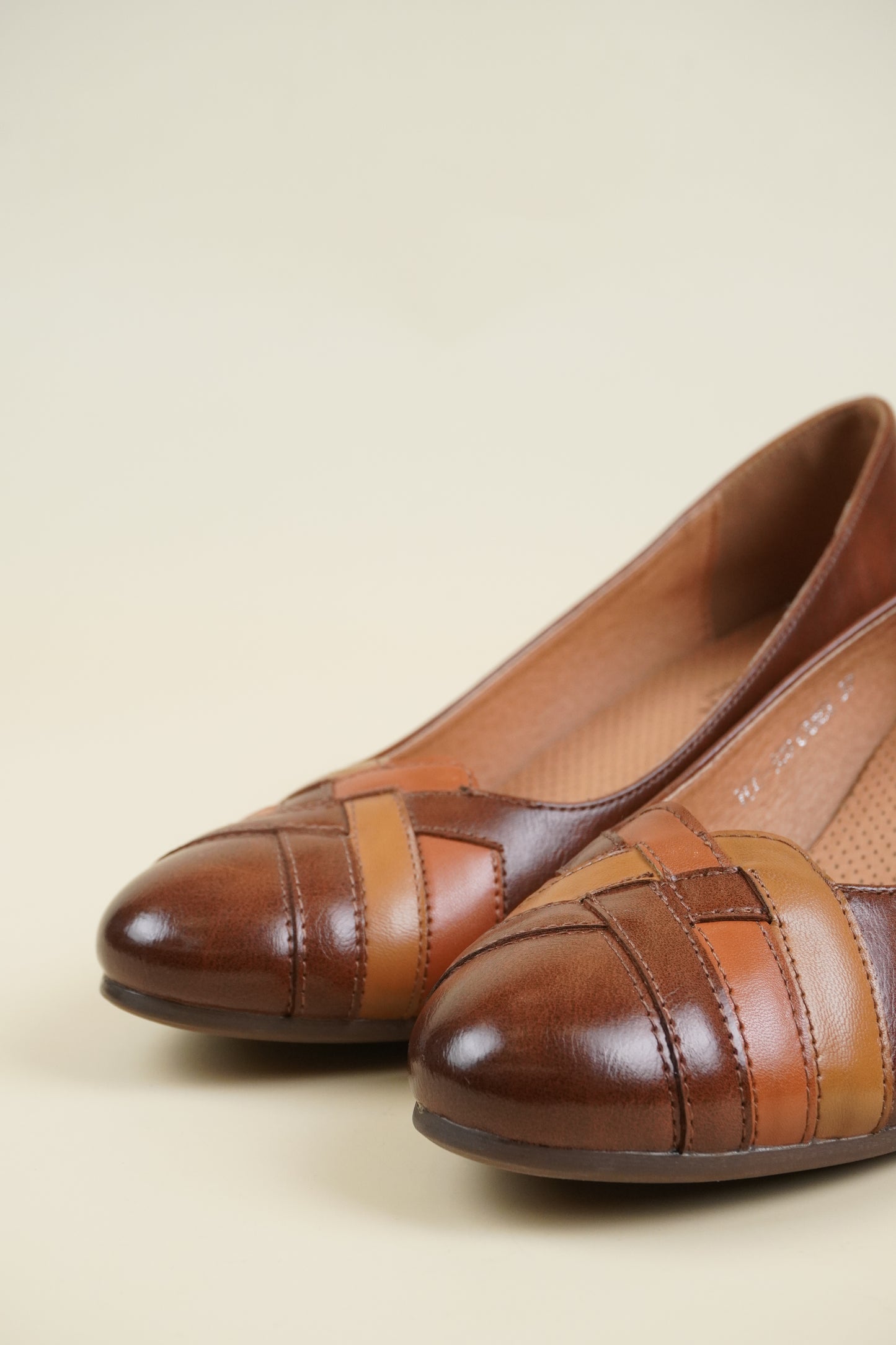 Block Heeled Court Shoes - Camel