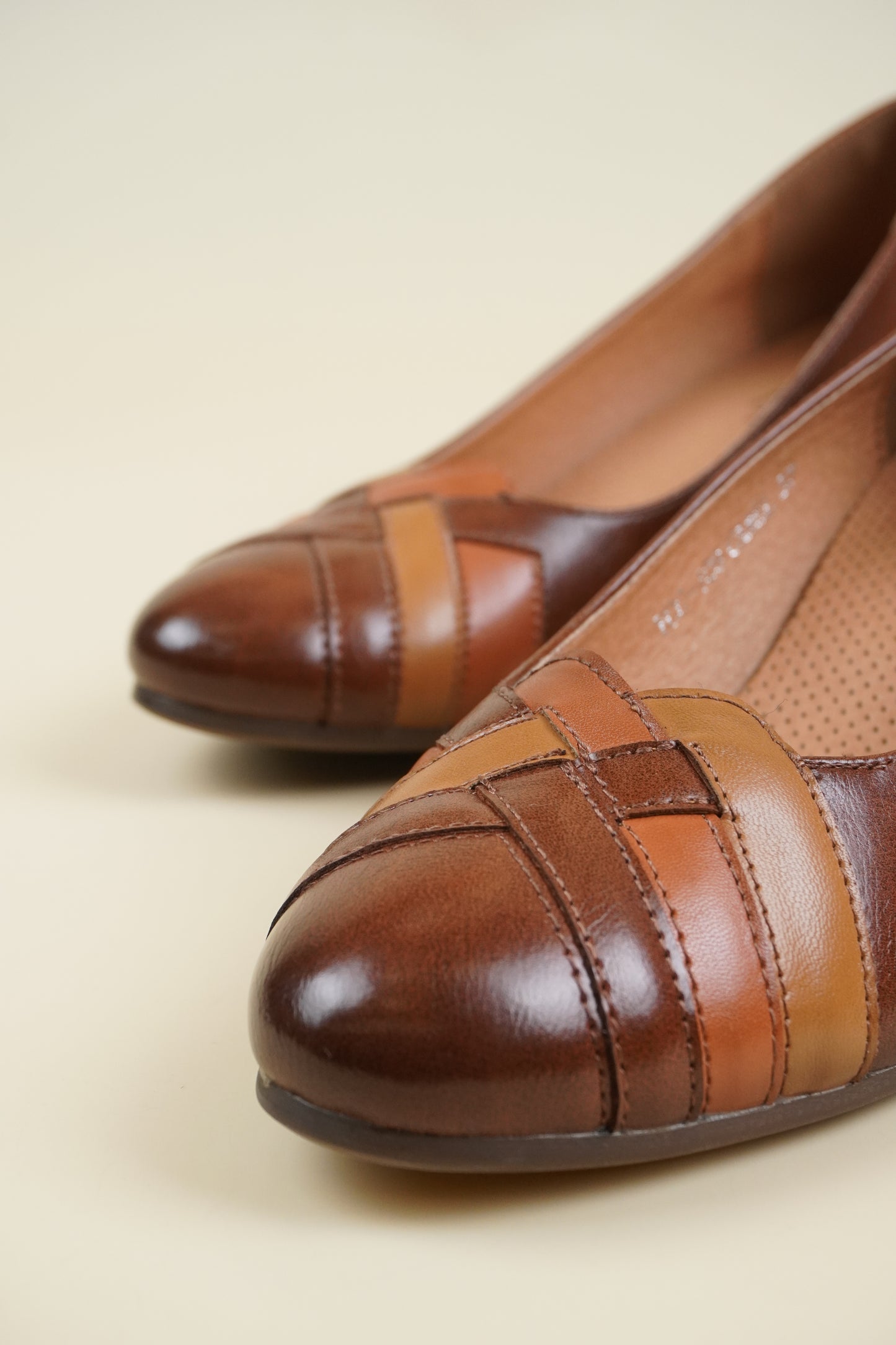 Block Heeled Court Shoes - Camel