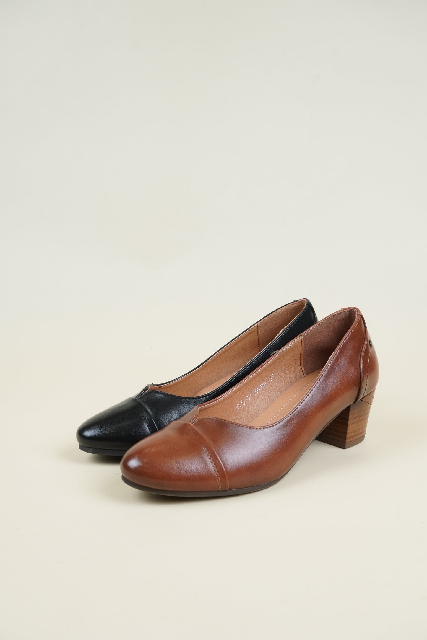 Ladies' Leather Pumps Low Heel - Camel