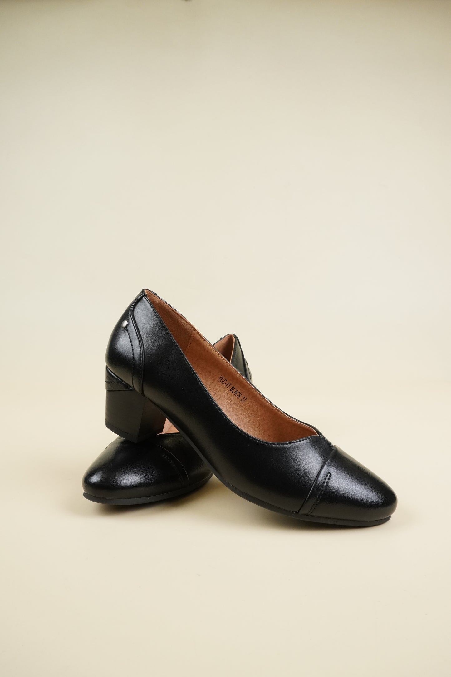 Ladies' Leather Pumps Low Heel - Black