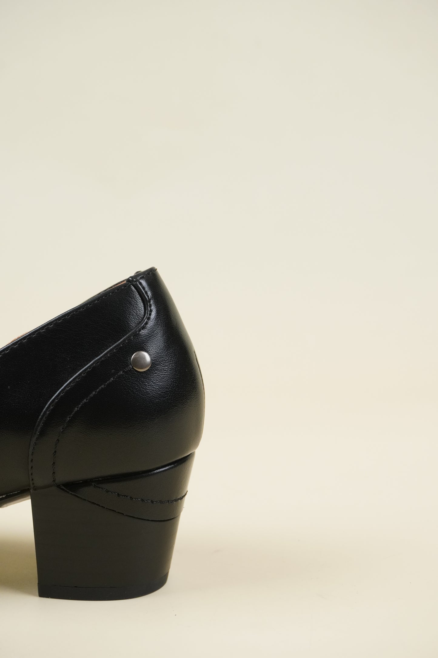 Ladies' Leather Pumps Low Heel - Black