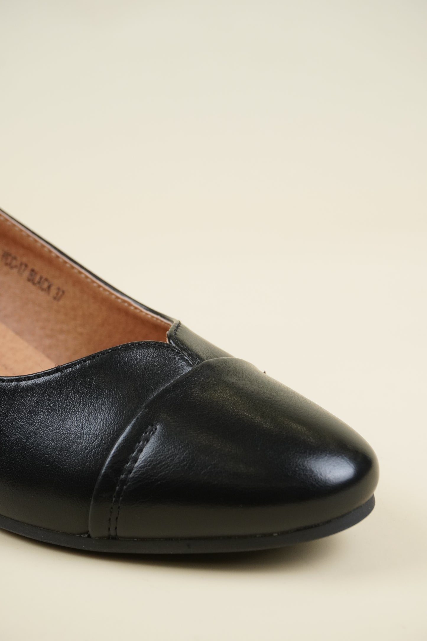 Ladies' Leather Pumps Low Heel - Black