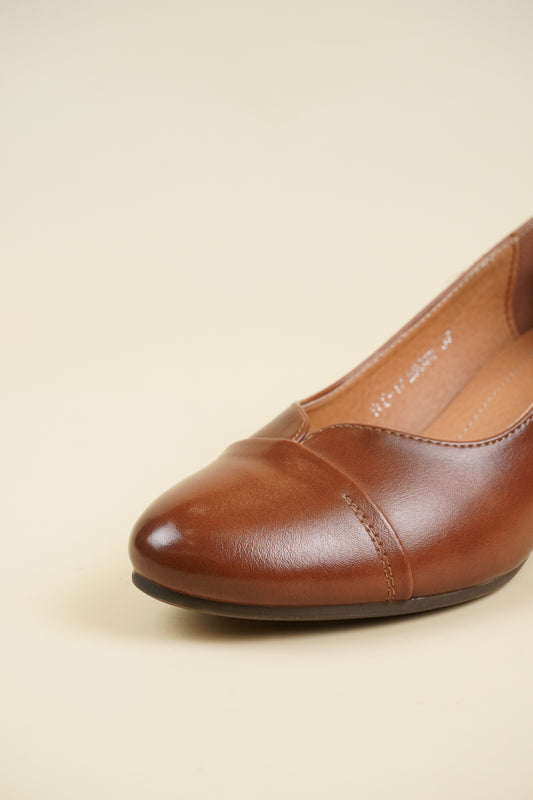 Ladies' Leather Pumps Low Heel - Camel