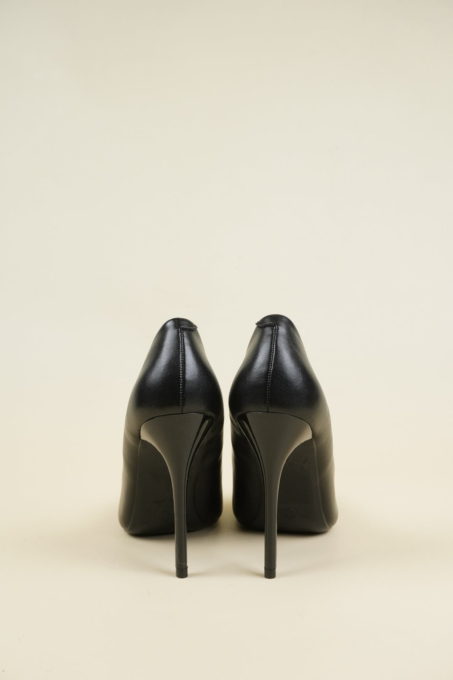 Classic Leather High Heels - Black