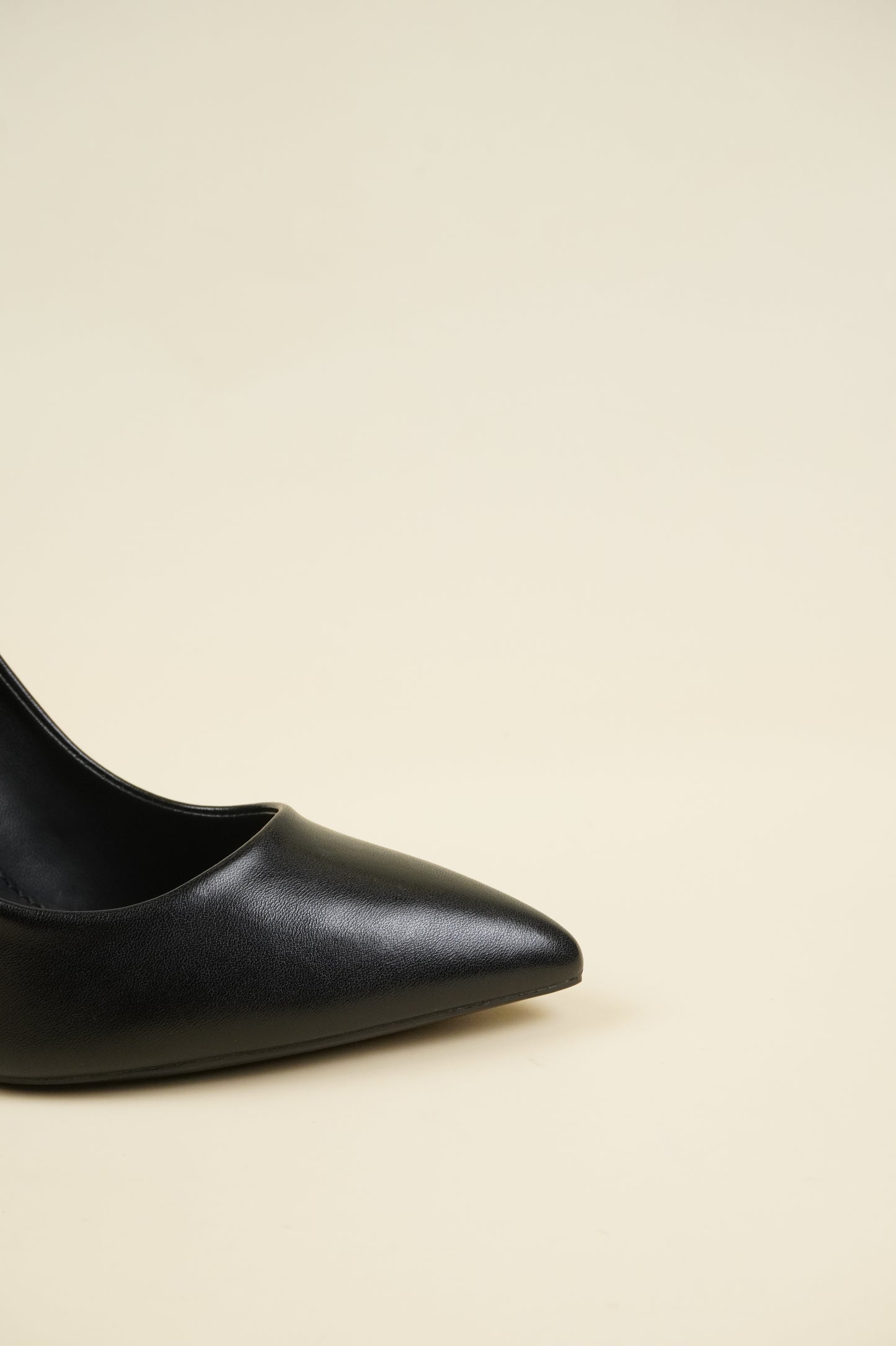 Classic Leather High Heels - Black