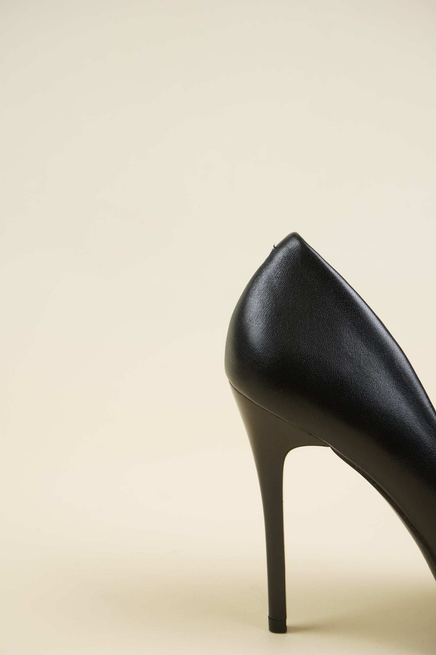 Classic Leather High Heels - Black