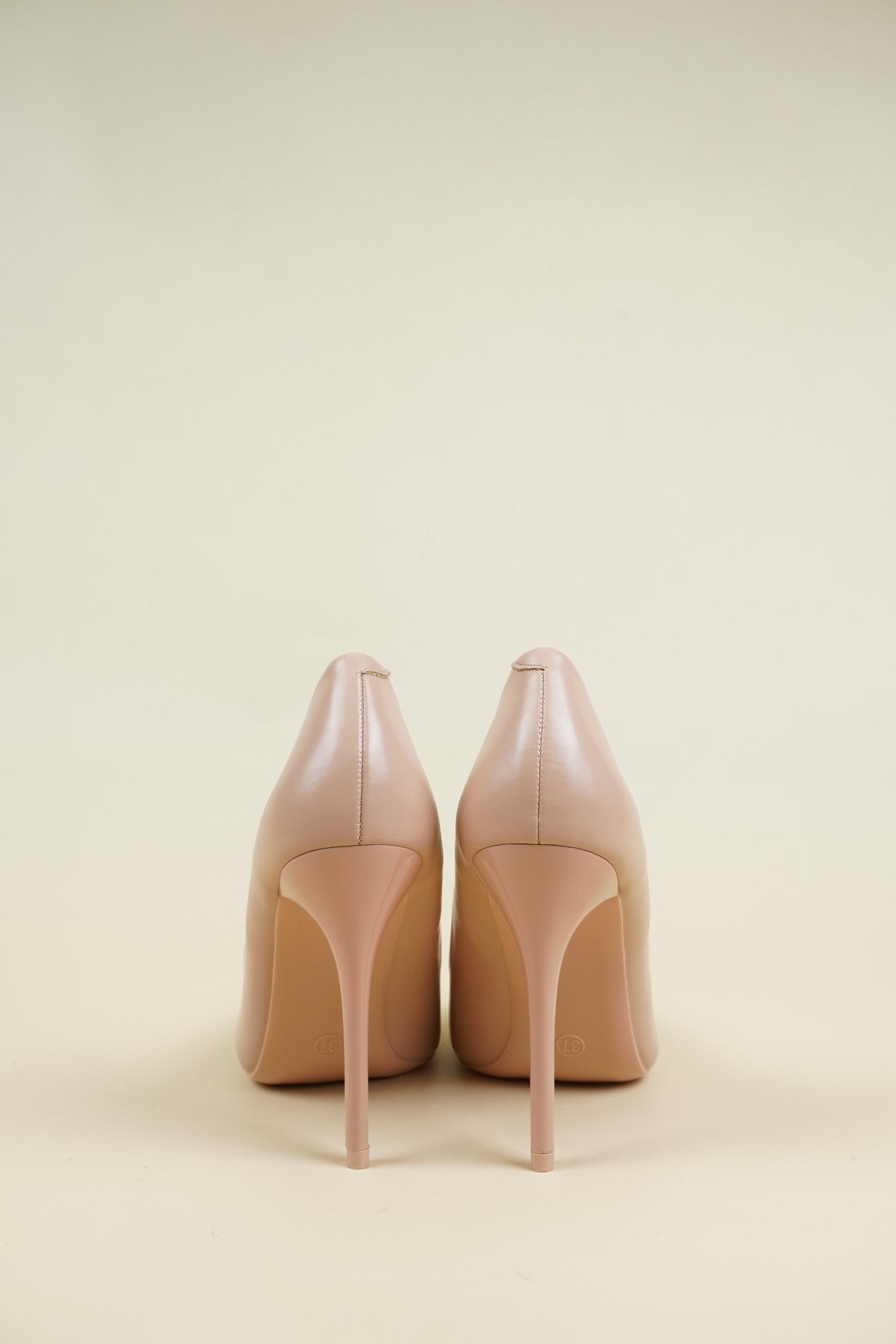 Classic Leather High Heels - Beige