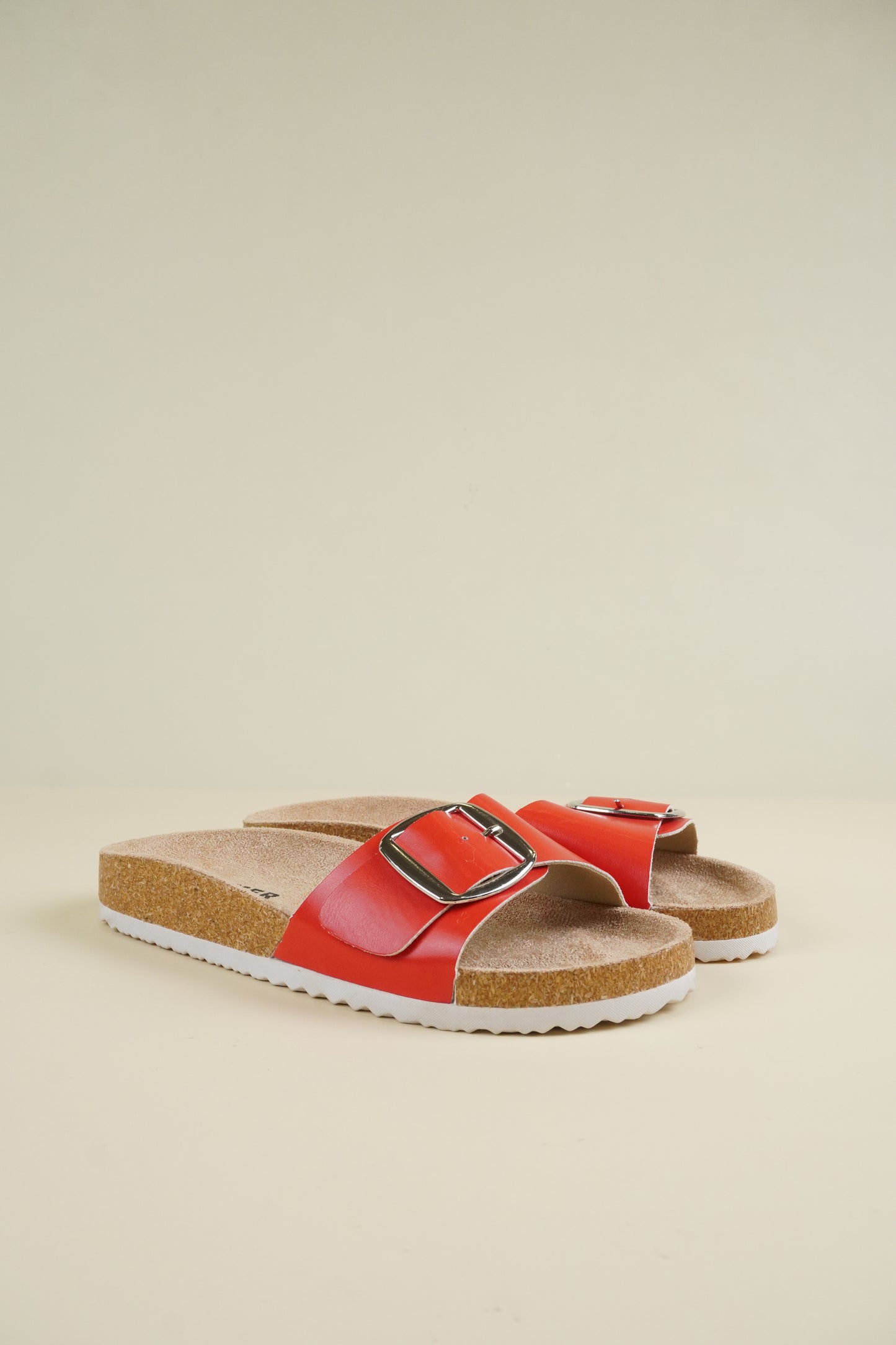 Single-Buckle Slippers - Red