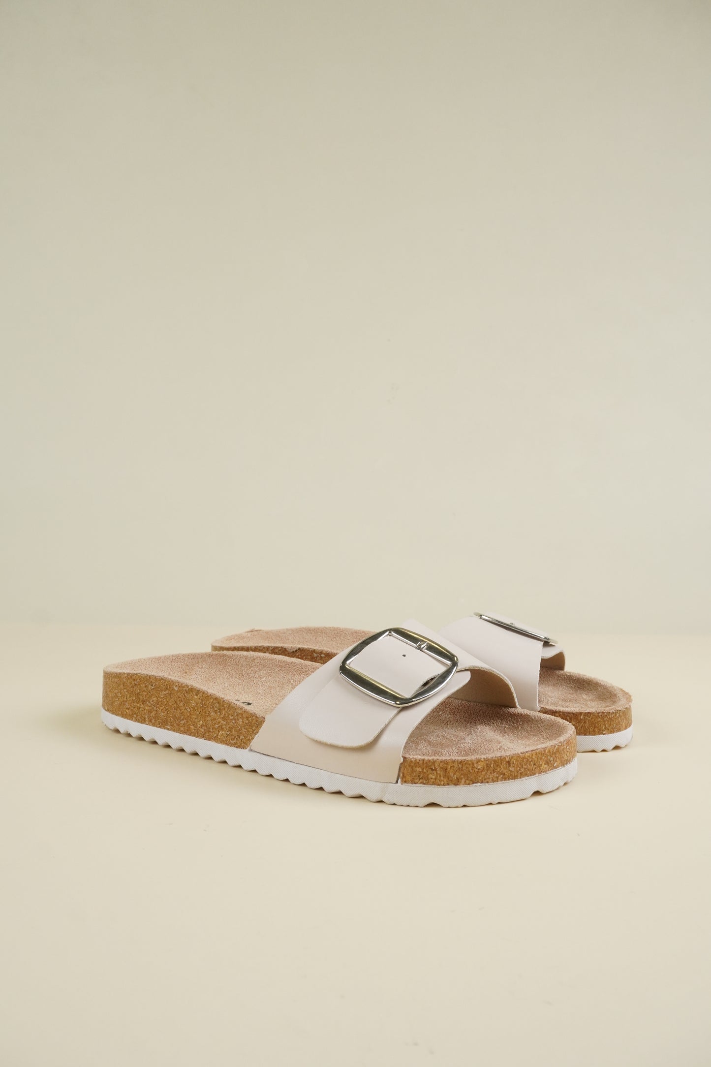 Single-Buckle Slippers - Beige