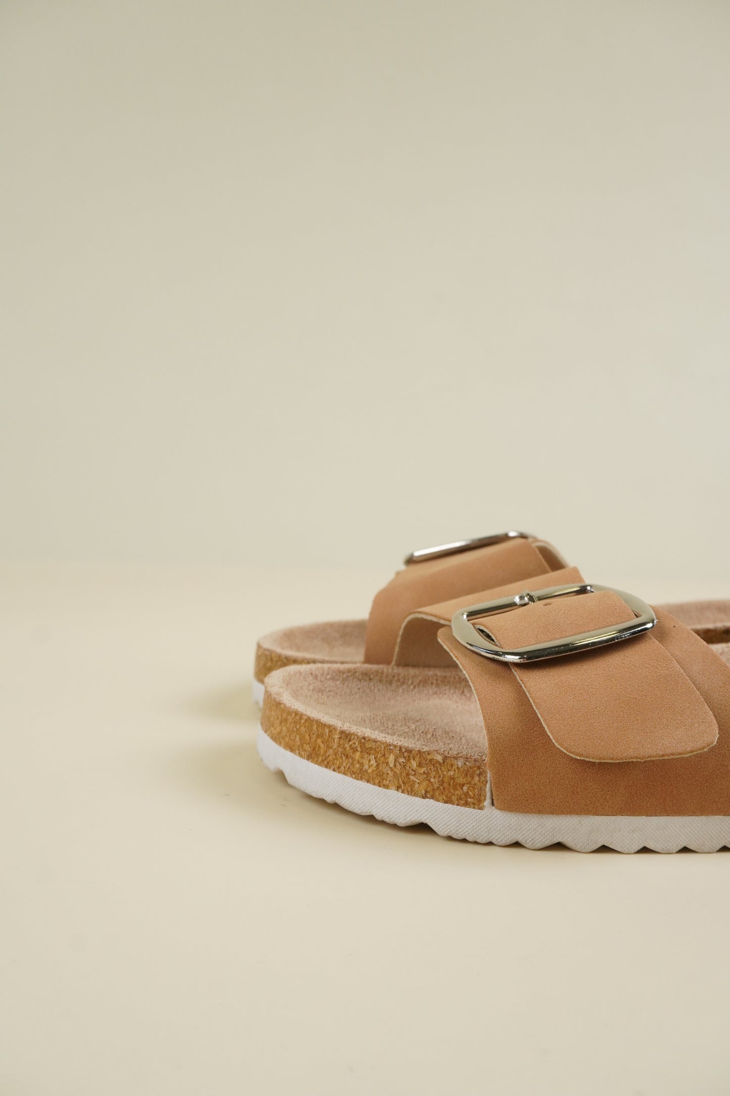 Single-Buckle Slippers - Camel