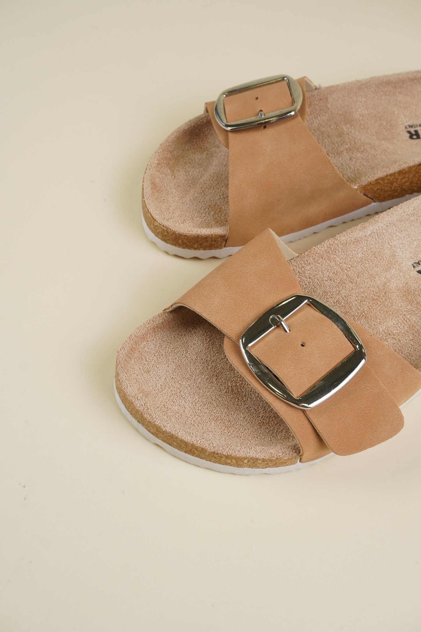 Single-Buckle Slippers - Camel