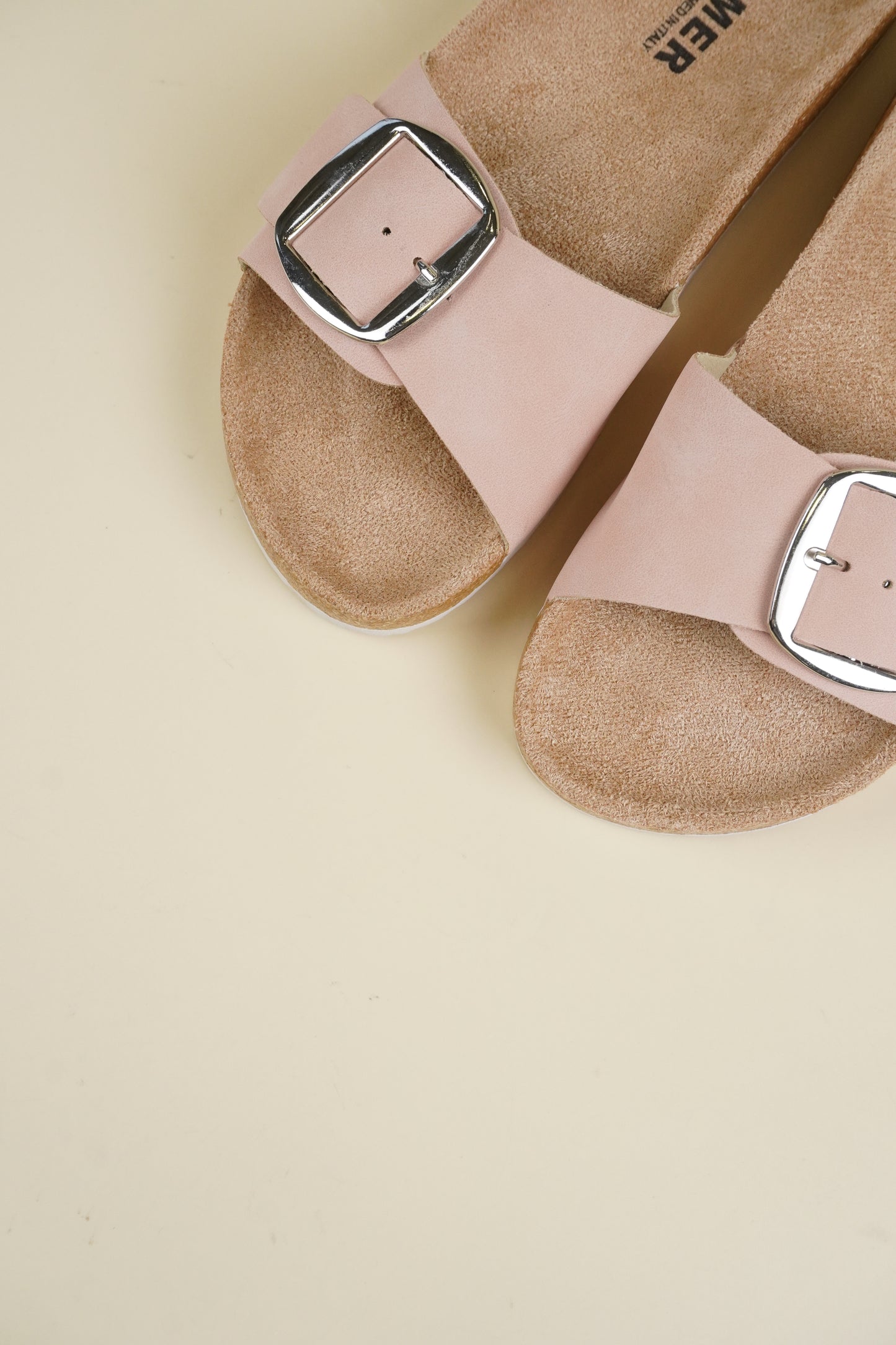 Single-Buckle Slippers - Pink