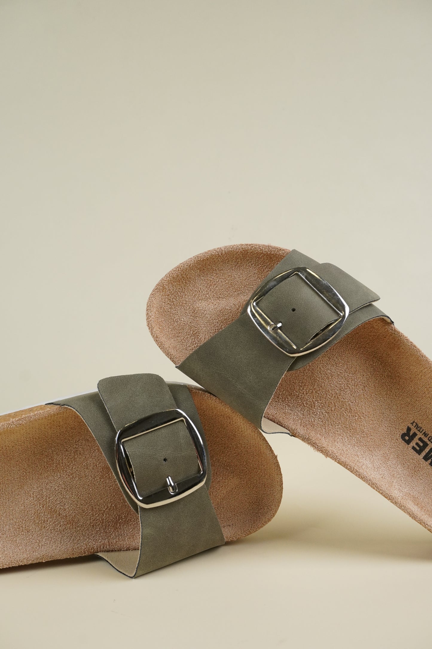 Single-Buckle Slippers - Green