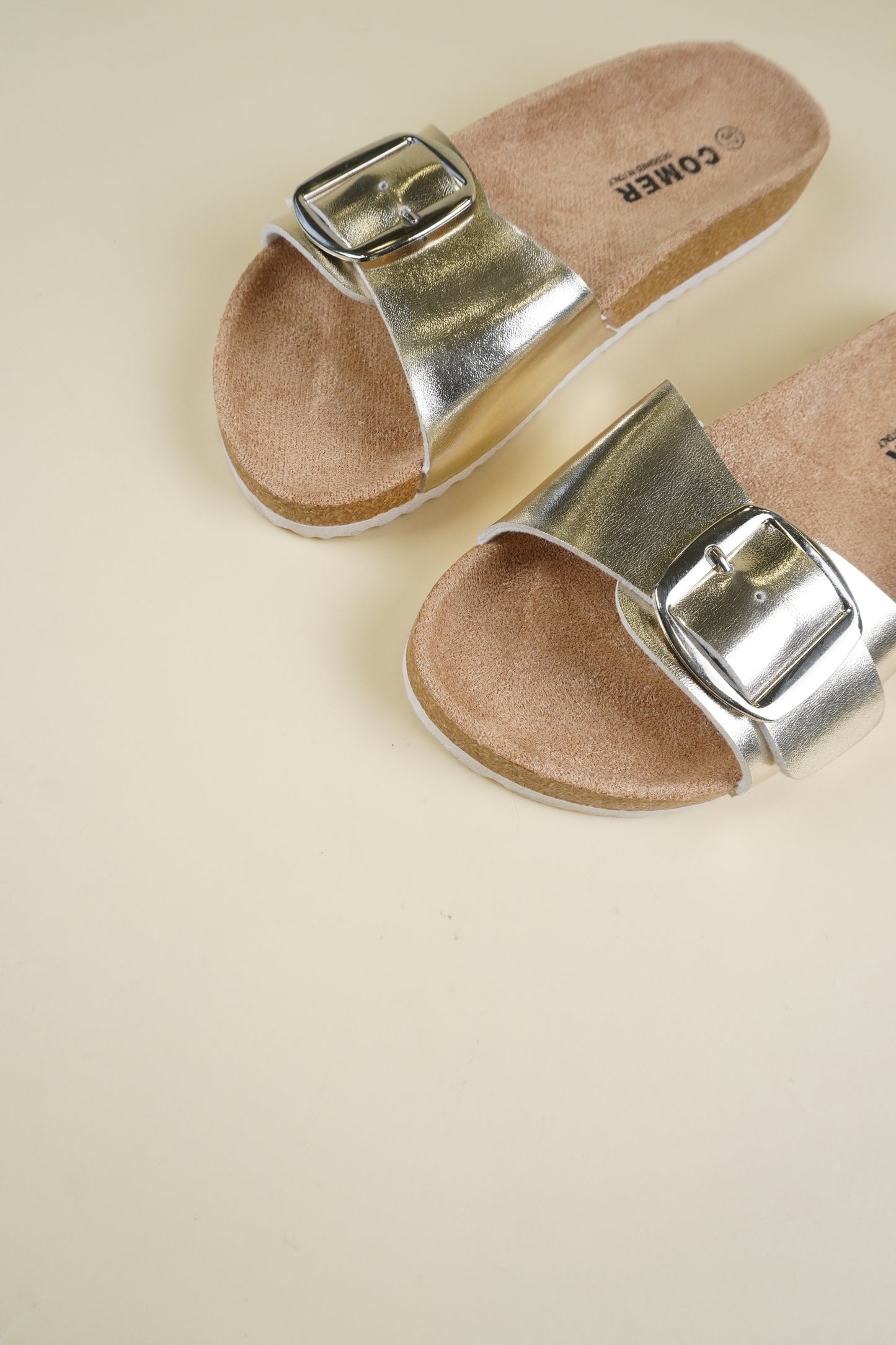 Single-Buckle Slippers - Gold