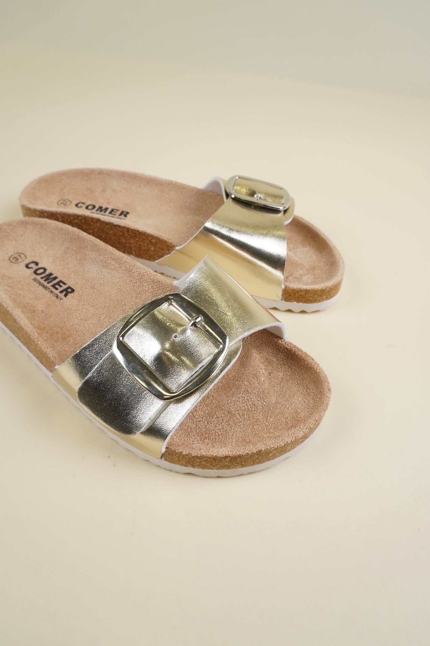 Single-Buckle Slippers - Gold