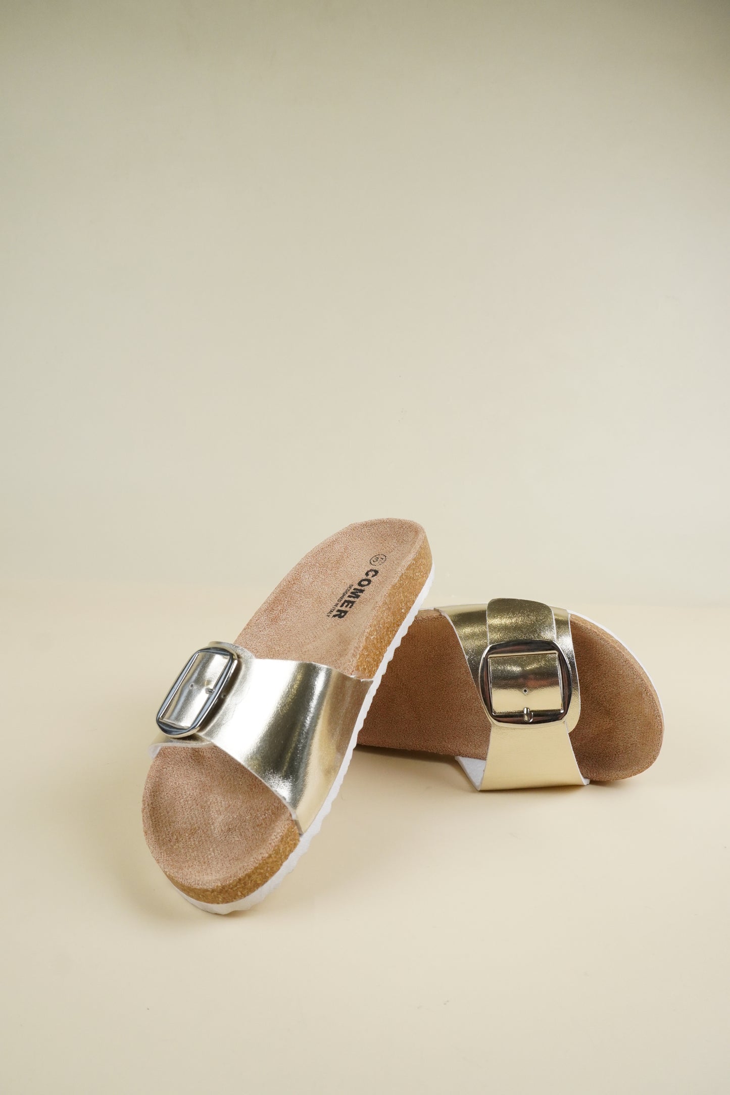 Single-Buckle Slippers - Gold