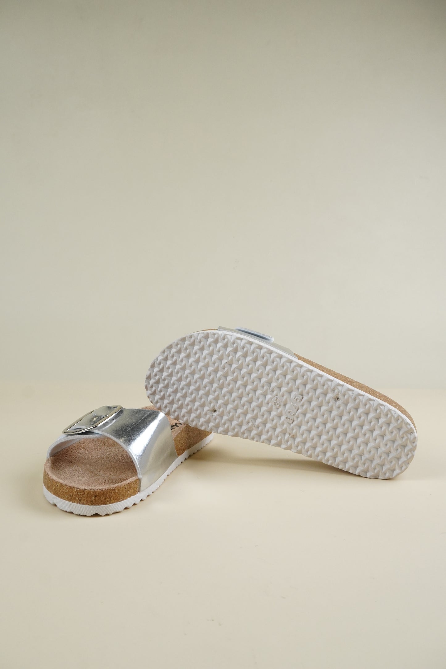 Single-Buckle Slippers - Silver