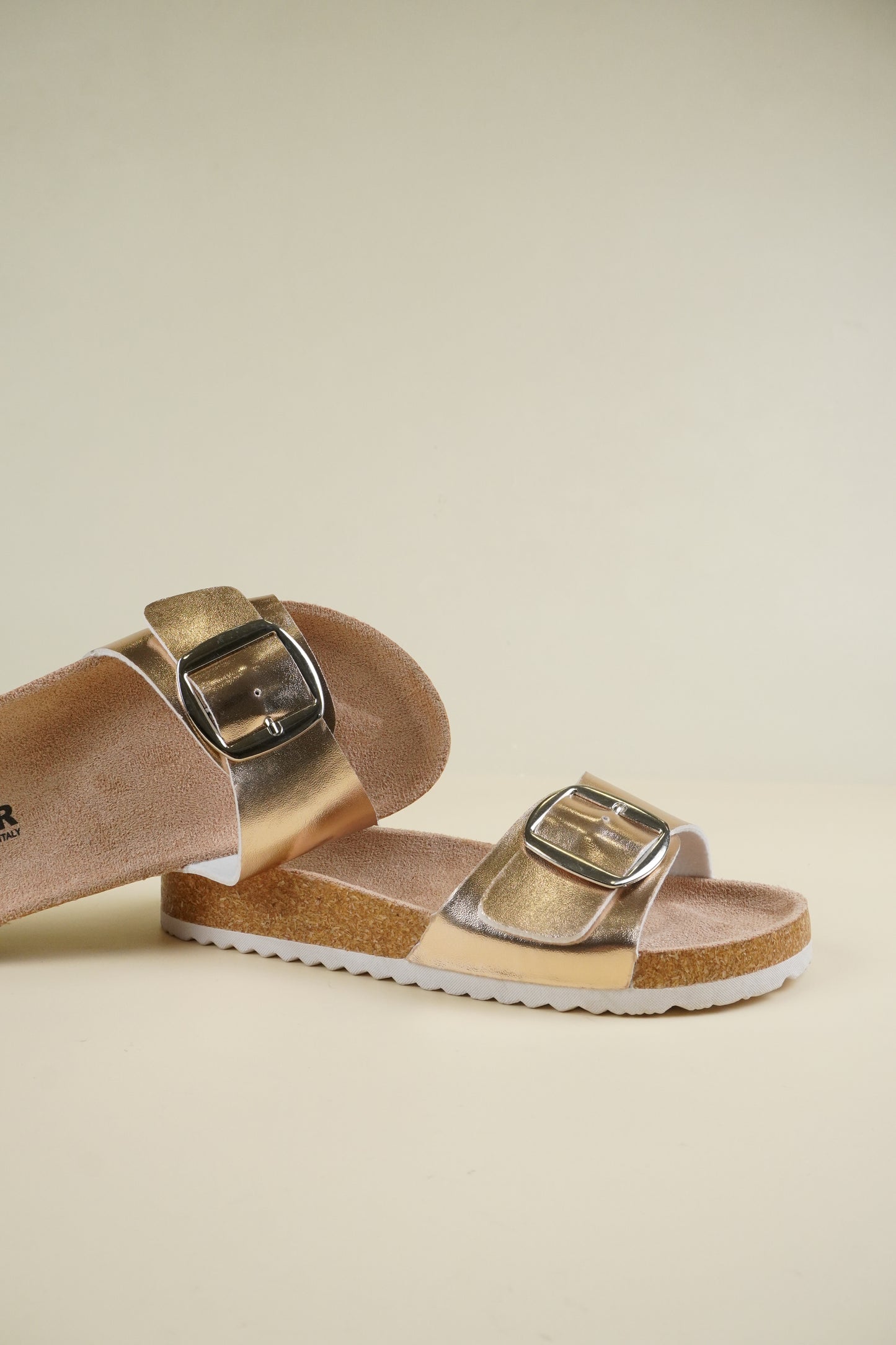 Single-Buckle Slippers - Champagne