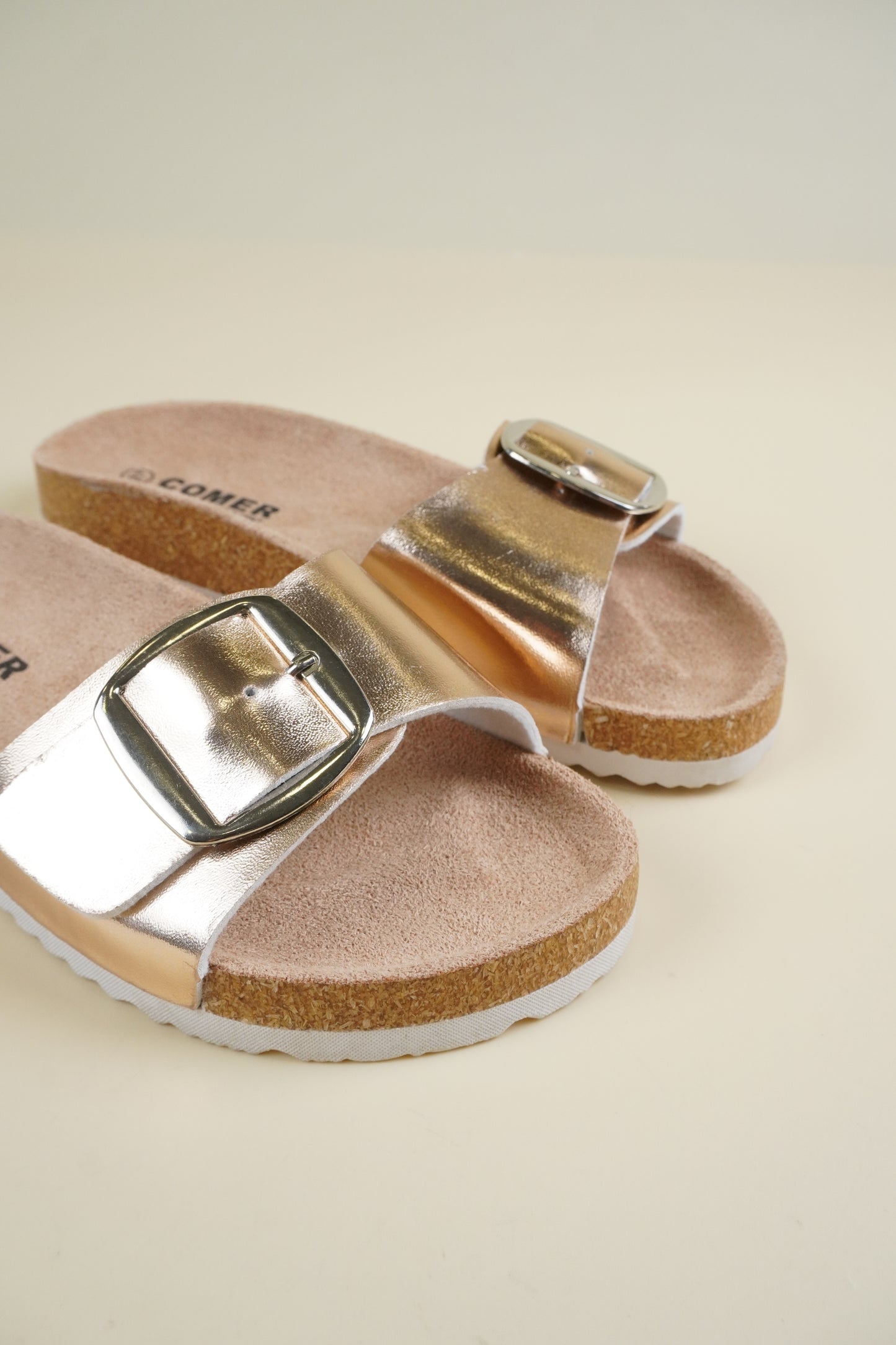 Single-Buckle Slippers - Champagne