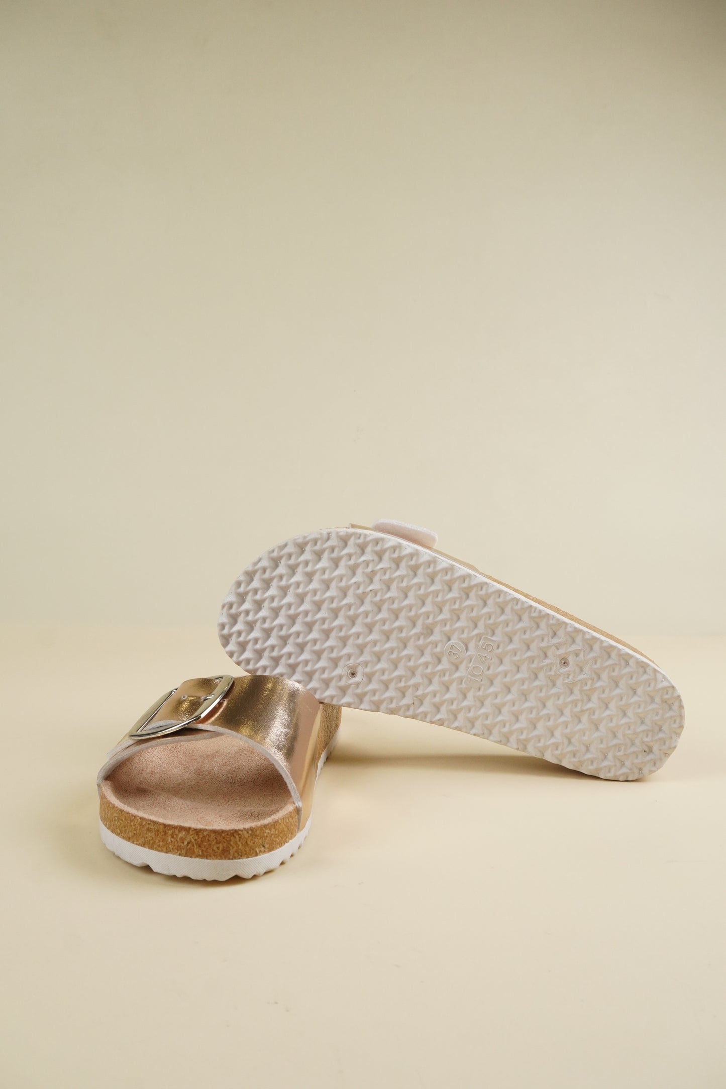 Single-Buckle Slippers - Champagne
