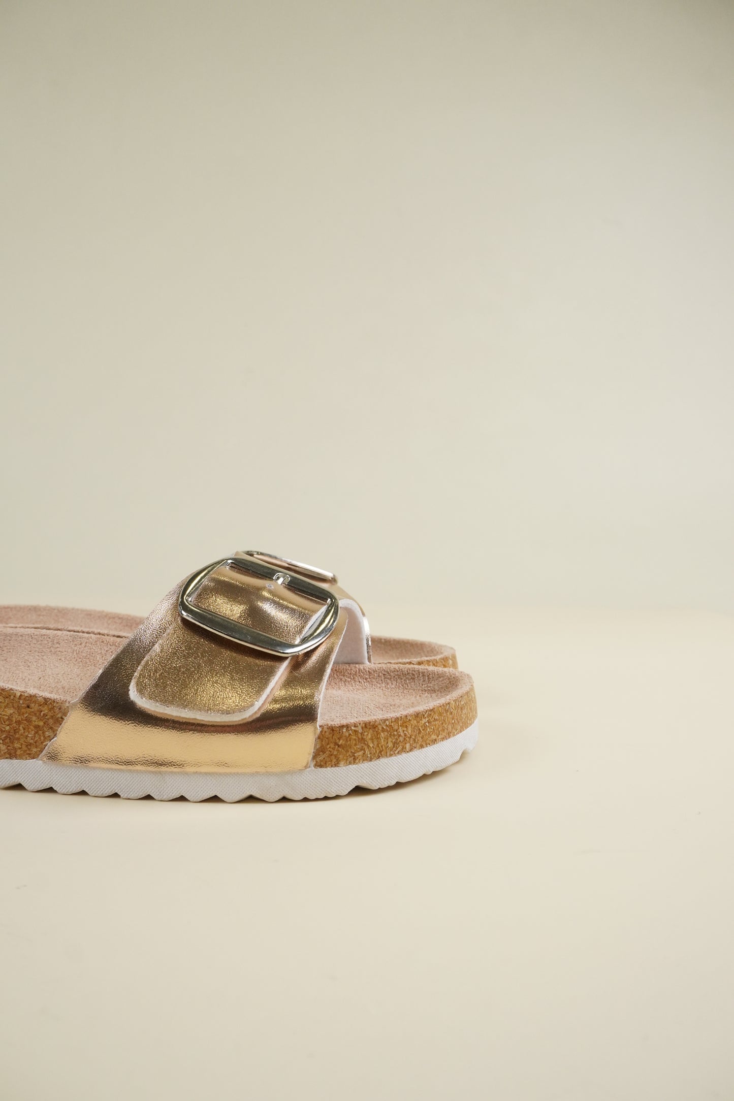 Single-Buckle Slippers - Champagne
