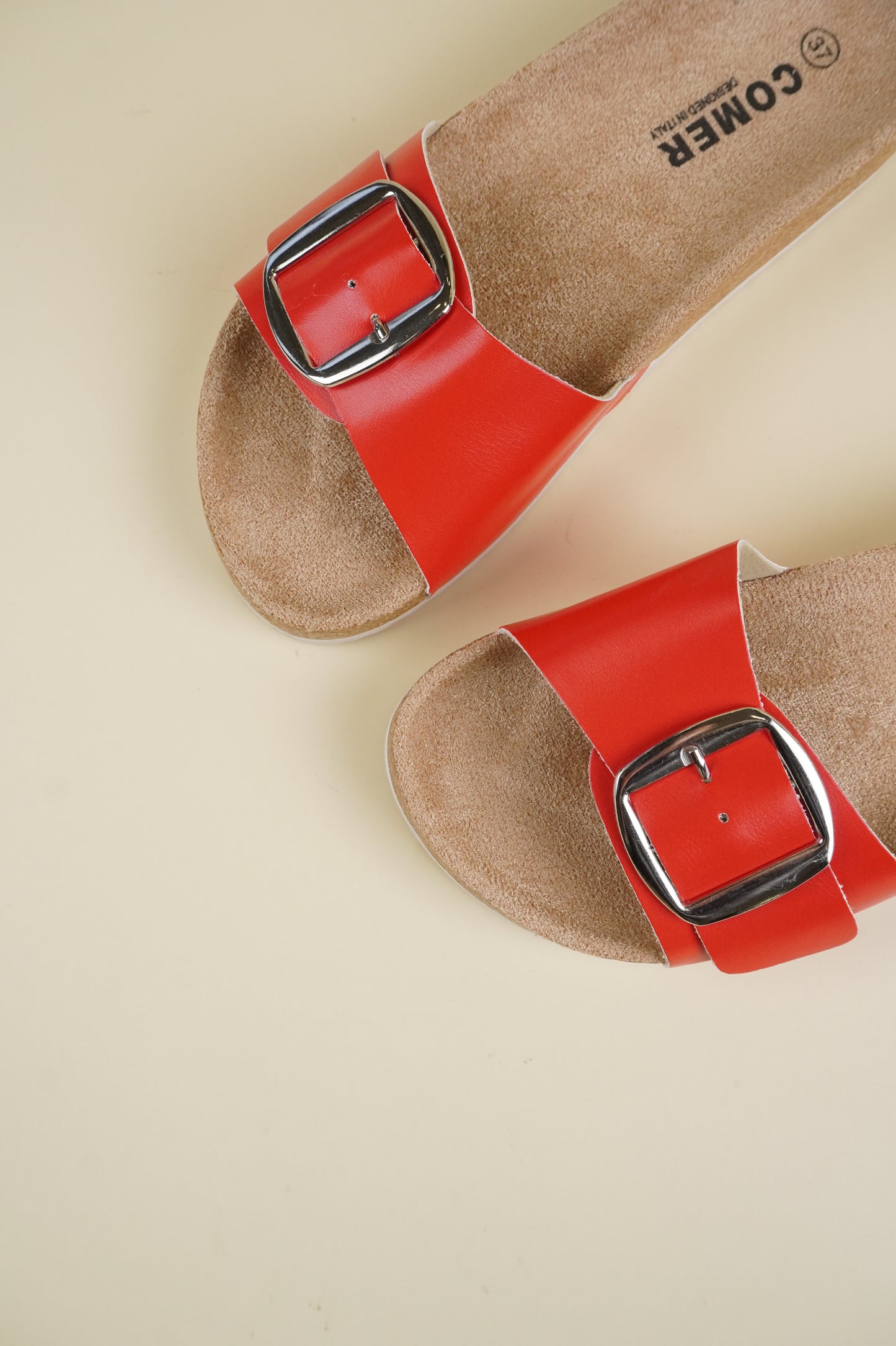 Single-Buckle Slippers - Red