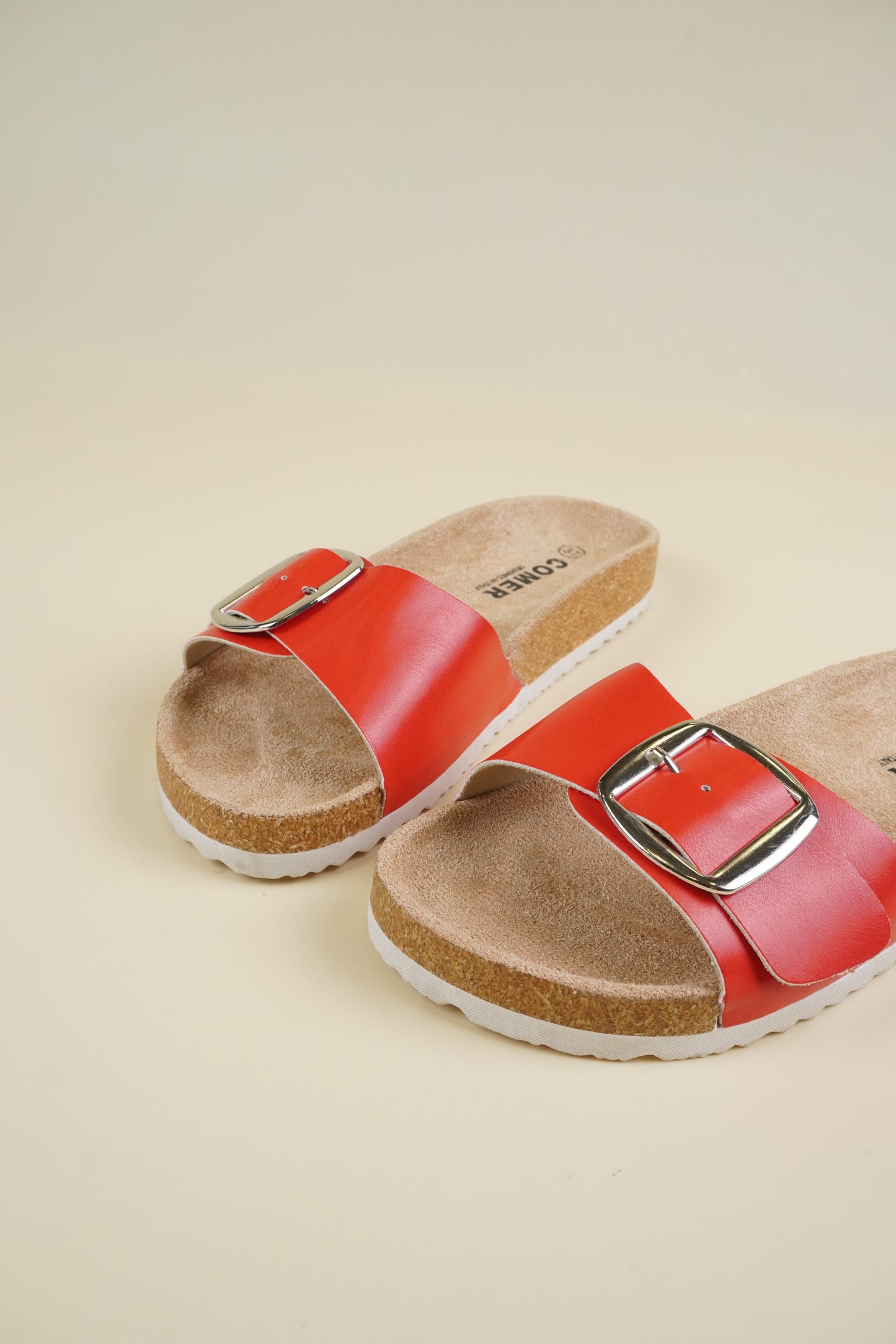 Single-Buckle Slippers - Red