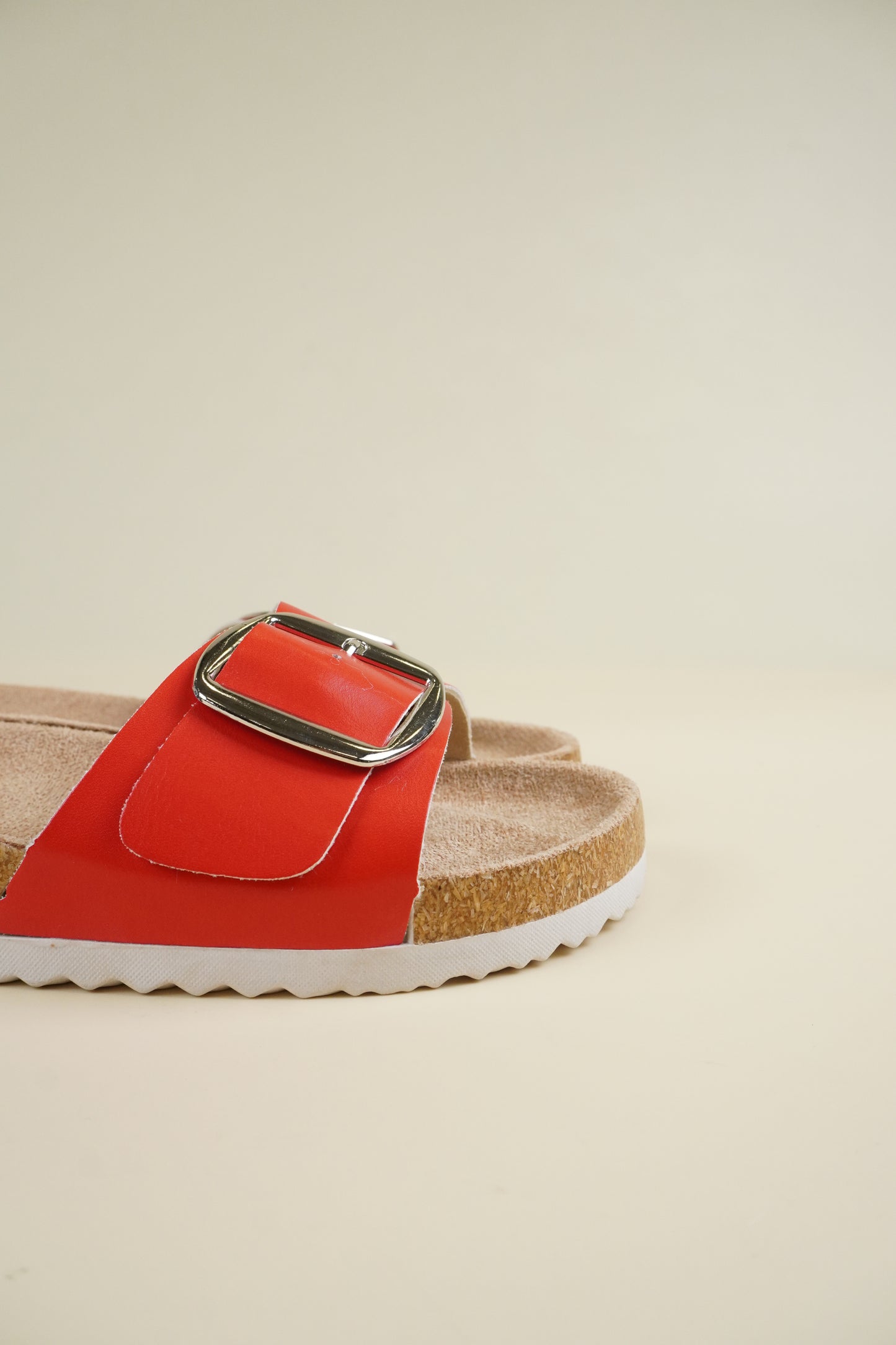Single-Buckle Slippers - Red