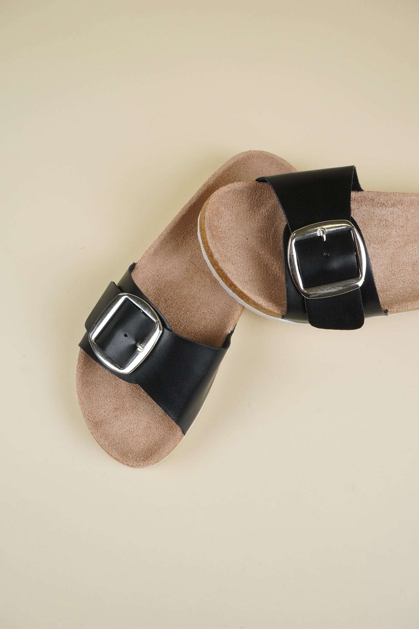 Single-Buckle Slippers - Black